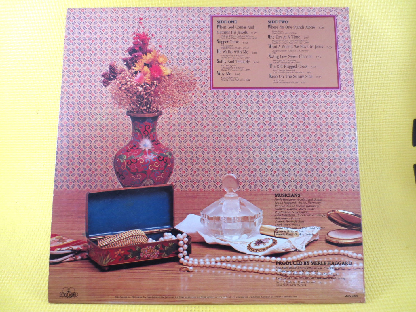 MERLE HAGGARD, Mama TRIED, Country Record, Vintage Vinyl, Merle Haggard Album, Merle Haggard Record, Vinyl, Vintage Records, 1981 Records
