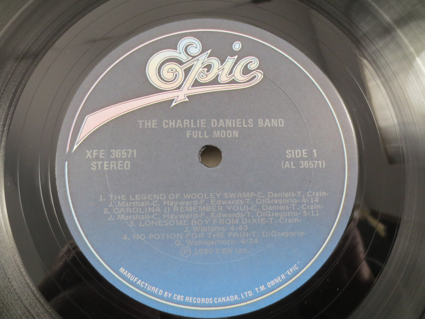 The CHARLIE DANIELS BAND, Full Moon, Charlie Daniels Lp, Country Records, Charlie Daniels Hits, Vintage Vinyl, Vintage Records, 1980 Records