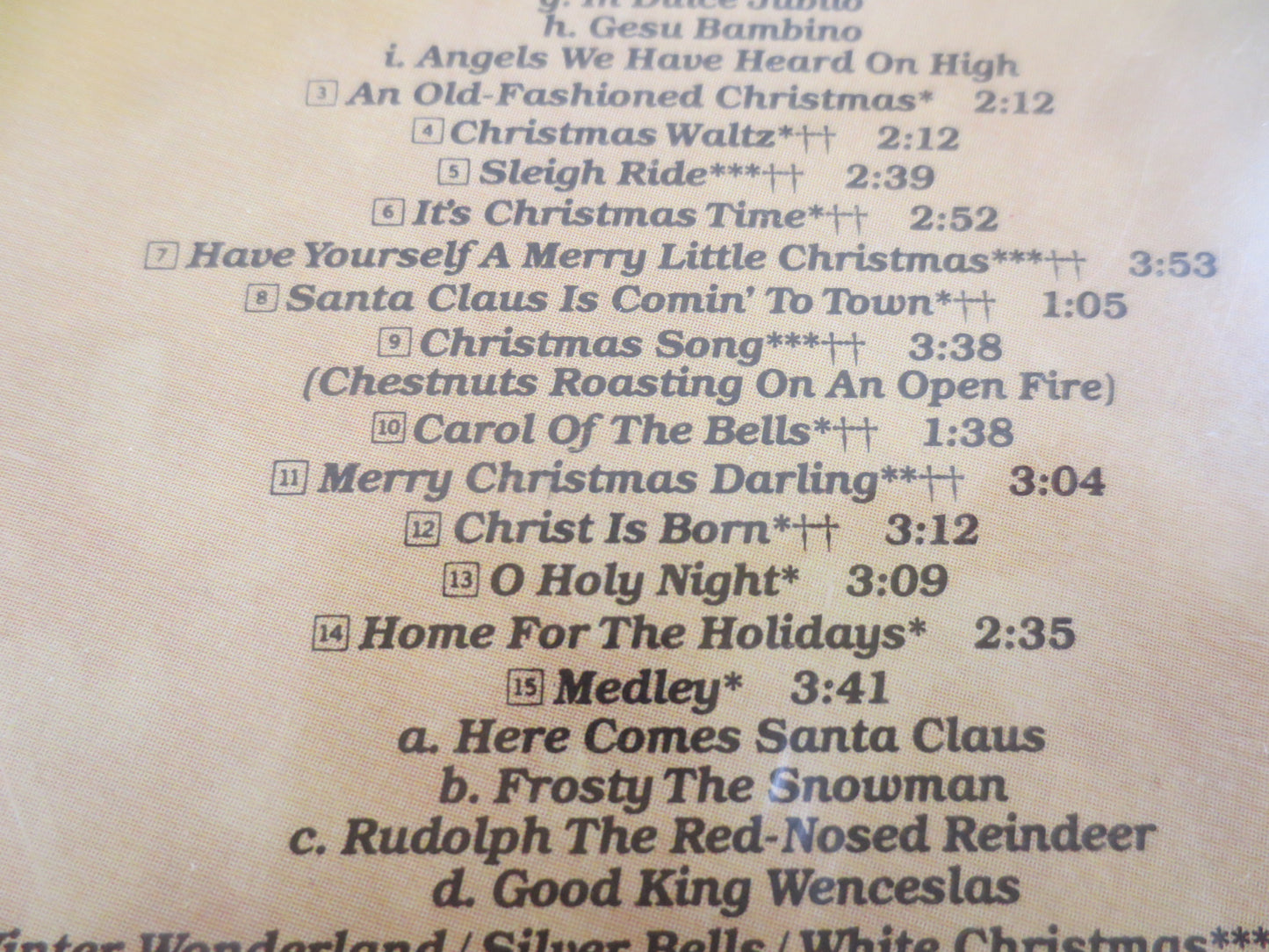 The CARPENTERS, CHRISTMAS Cd, The Carpenters Cd, The Carpenters Hits, Carpenters Christmas, Christmas Songs, Vintage Cds, 1984 Compact Discs