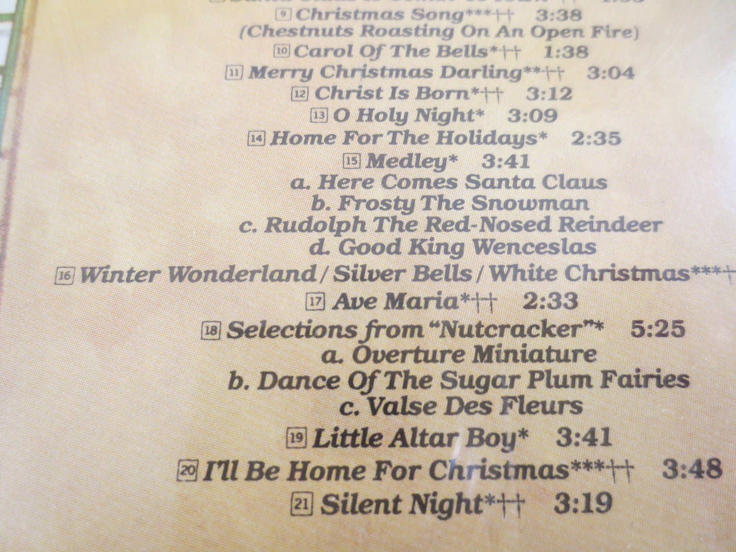 The CARPENTERS, CHRISTMAS Cd, The Carpenters Cd, The Carpenters Hits, Carpenters Christmas, Christmas Songs, Vintage Cds, 1984 Compact Discs
