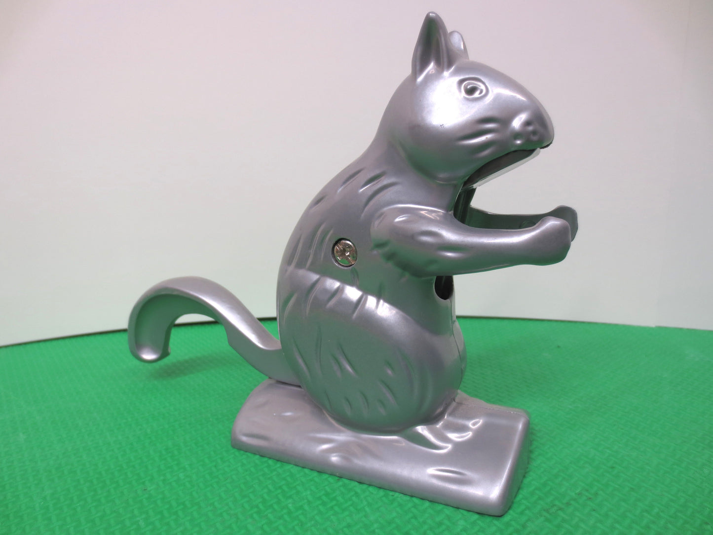 SILVER Metal, Squirrel NUTCRACKER, Silver SQUIRREL, Vintage Nutcracker, Vintage Kitchenware, Silver Nutcracker, Vintage Metal Art, Nuts