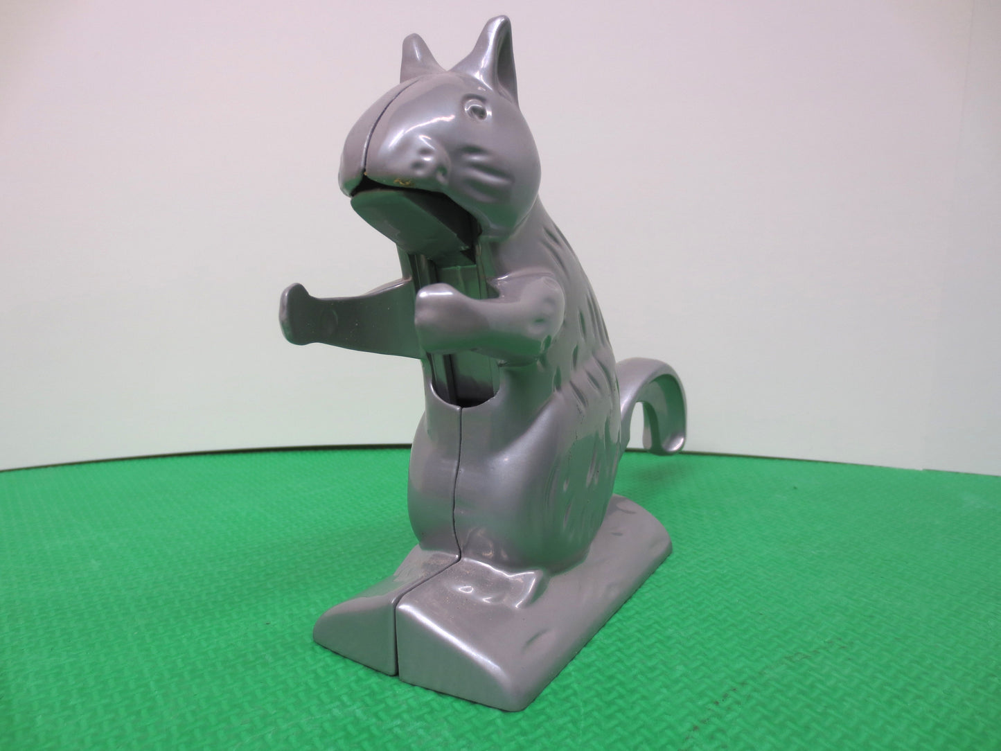 SILVER Metal, Squirrel NUTCRACKER, Silver SQUIRREL, Vintage Nutcracker, Vintage Kitchenware, Silver Nutcracker, Vintage Metal Art, Nuts