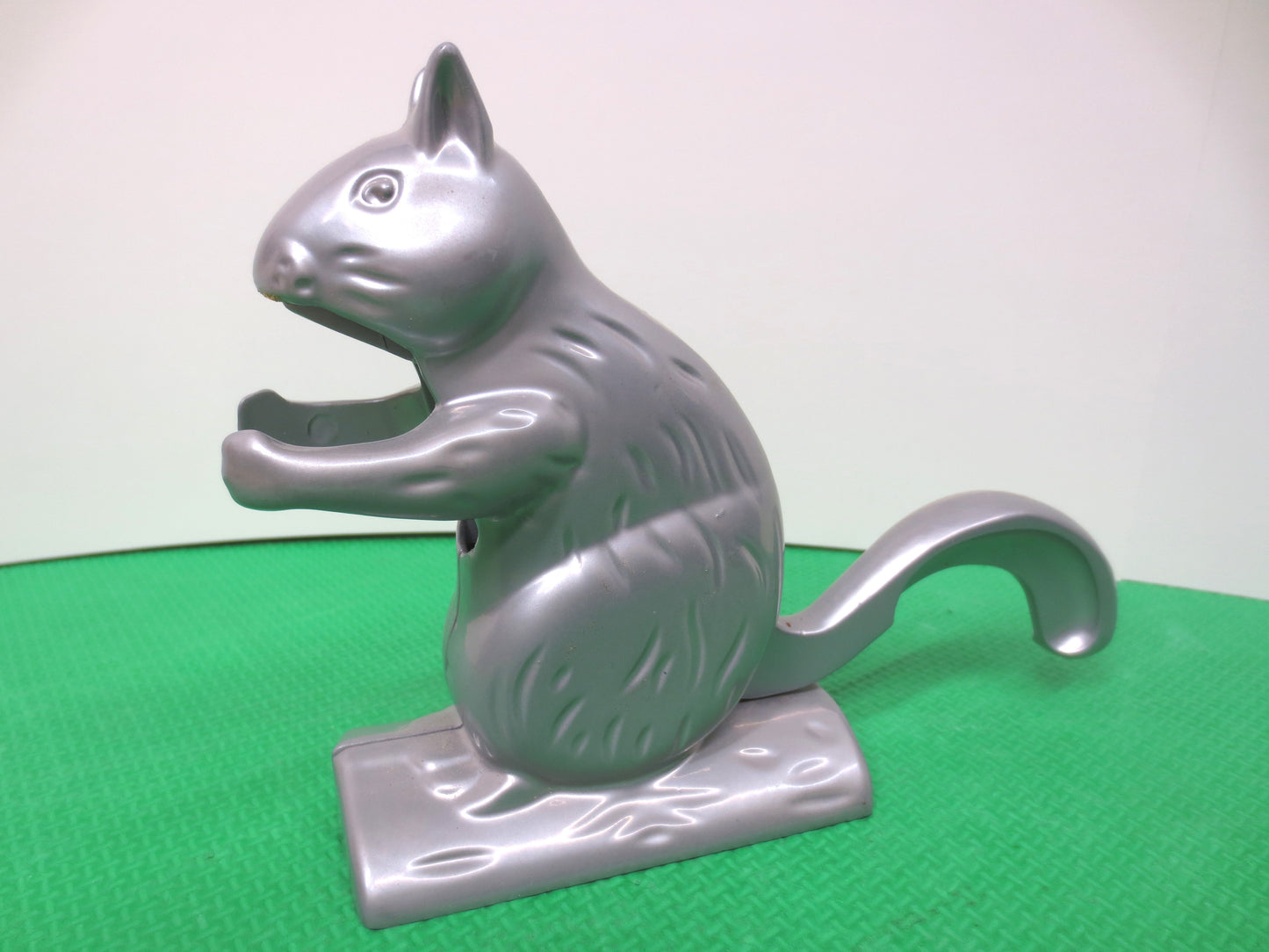 SILVER Metal, Squirrel NUTCRACKER, Silver SQUIRREL, Vintage Nutcracker, Vintage Kitchenware, Silver Nutcracker, Vintage Metal Art, Nuts