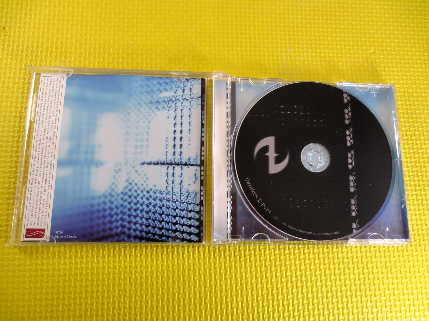 EVANESCENCE, FALLEN, EVANESCENCE Cd, Evanescence Album, Evanescence Music, Evanescence Hits, Evanescence Song, 2003 Compact Disc