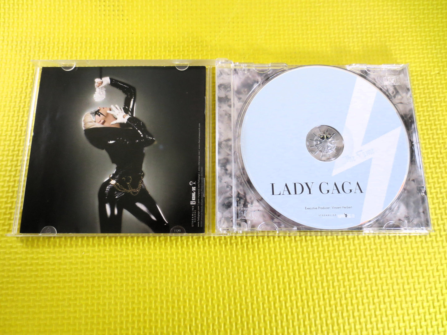 LADY GAGA, The FAME, Lady Gaga Hits, Lady Gaga Albums, Lady Gaga Music, Lady Gaga Songs, Pop Music Cd, Cds, Pop Compact Discs