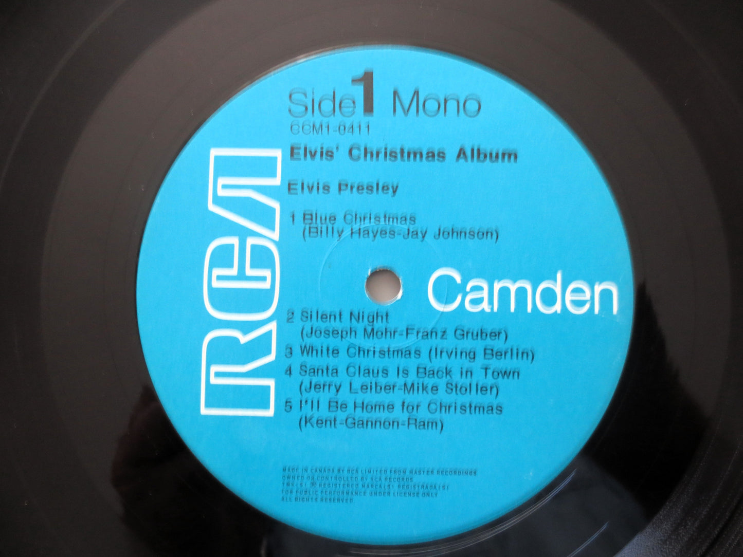 ELVIS PRESLEY CHRISTMAS Album featuring “Blue Christmas” 1970s Records.