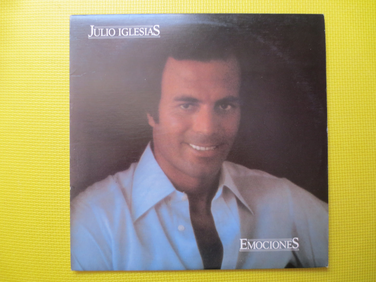 JULIO IGLESIAS, EMOCIONES, Pop Record, Julio Iglesias Music, Julio Iglesias Album, Vinyl Record, Latin lps, Vintage Records, 1979 Records