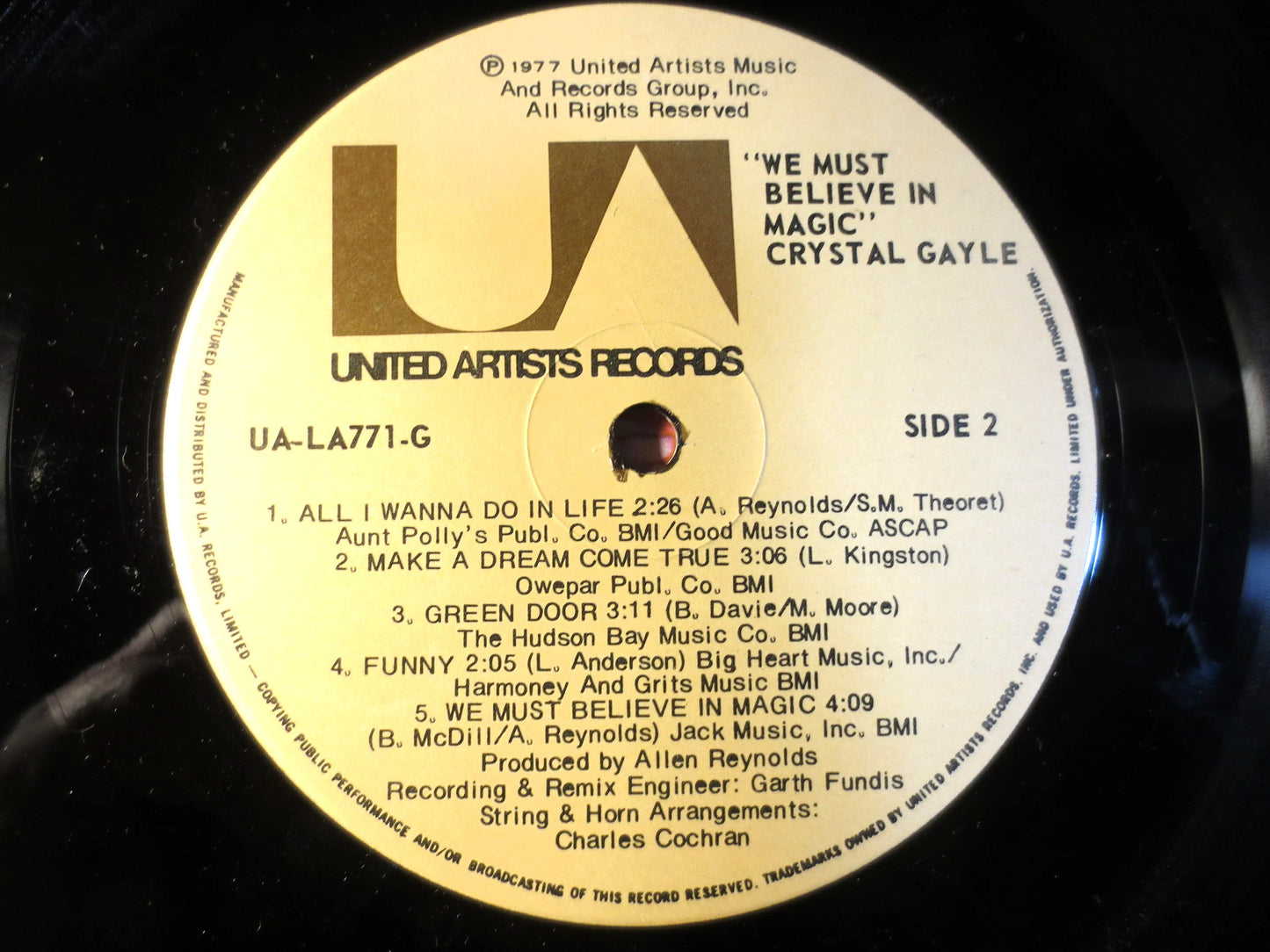 CRYSTAL GAYLE, We Must Believe In MAGIC, Crystal Gayle Record, Country Record, Crystal Gayle Album, Vinyl Lps, 1977 Records