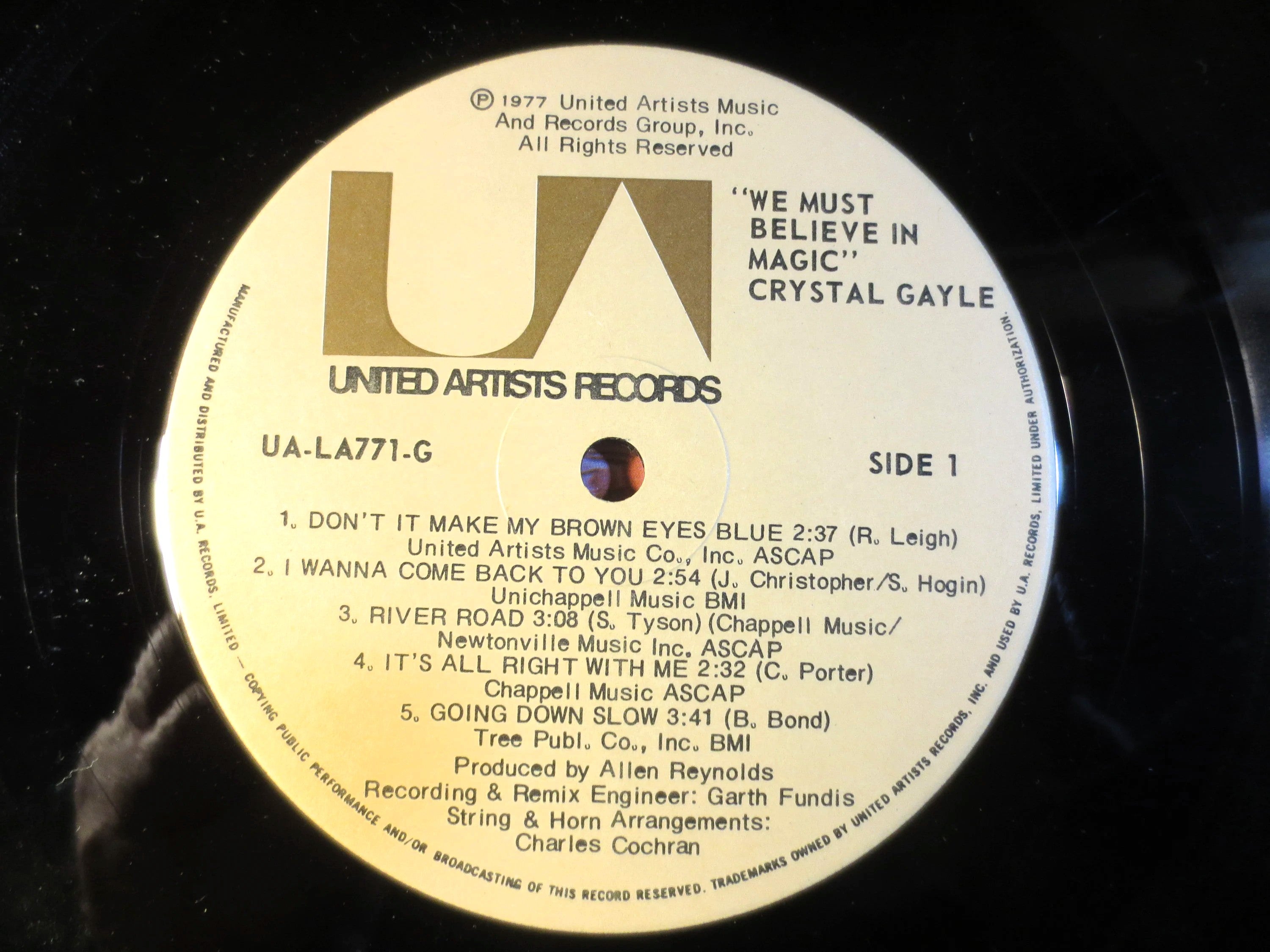 Crystal Gayle – We Must Believe in Magic (1977) Vinyl LP