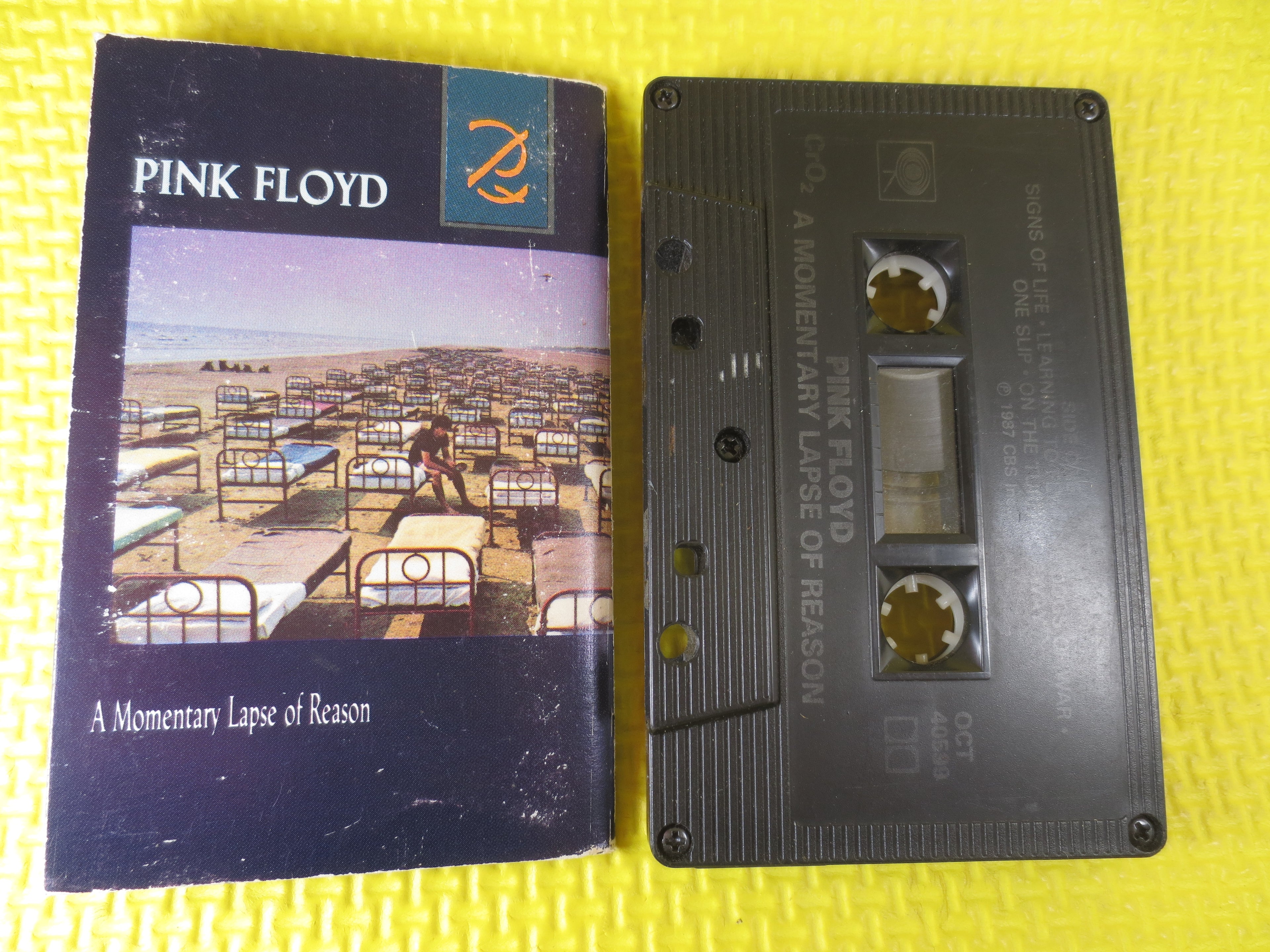 Pink Floyd – A Momentary Lapse of Reason (1987) Cassette Tape