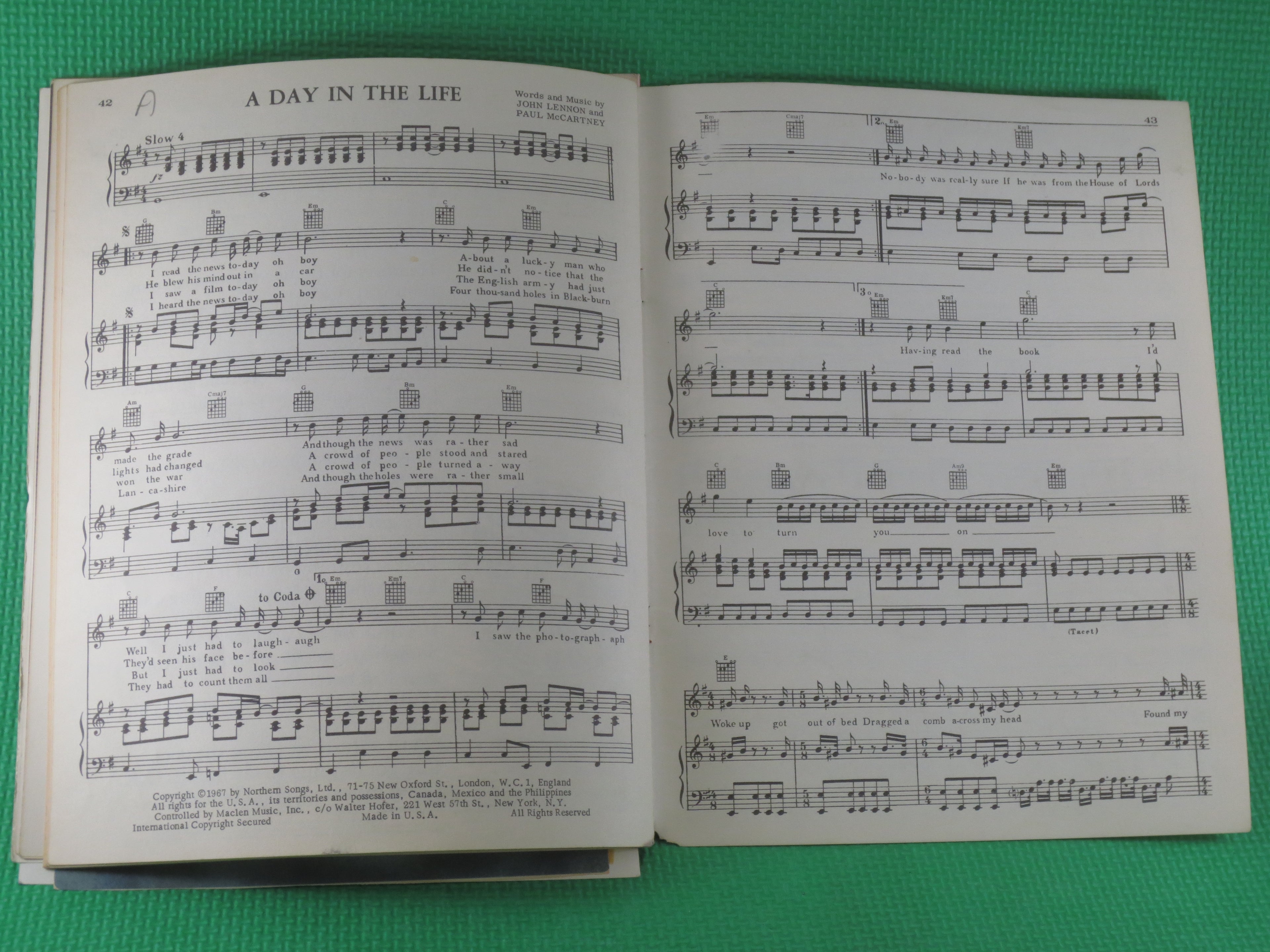 The Beatles – Sgt. Pepper's Lonely Hearts Club Band Sheet Music Book (1967)