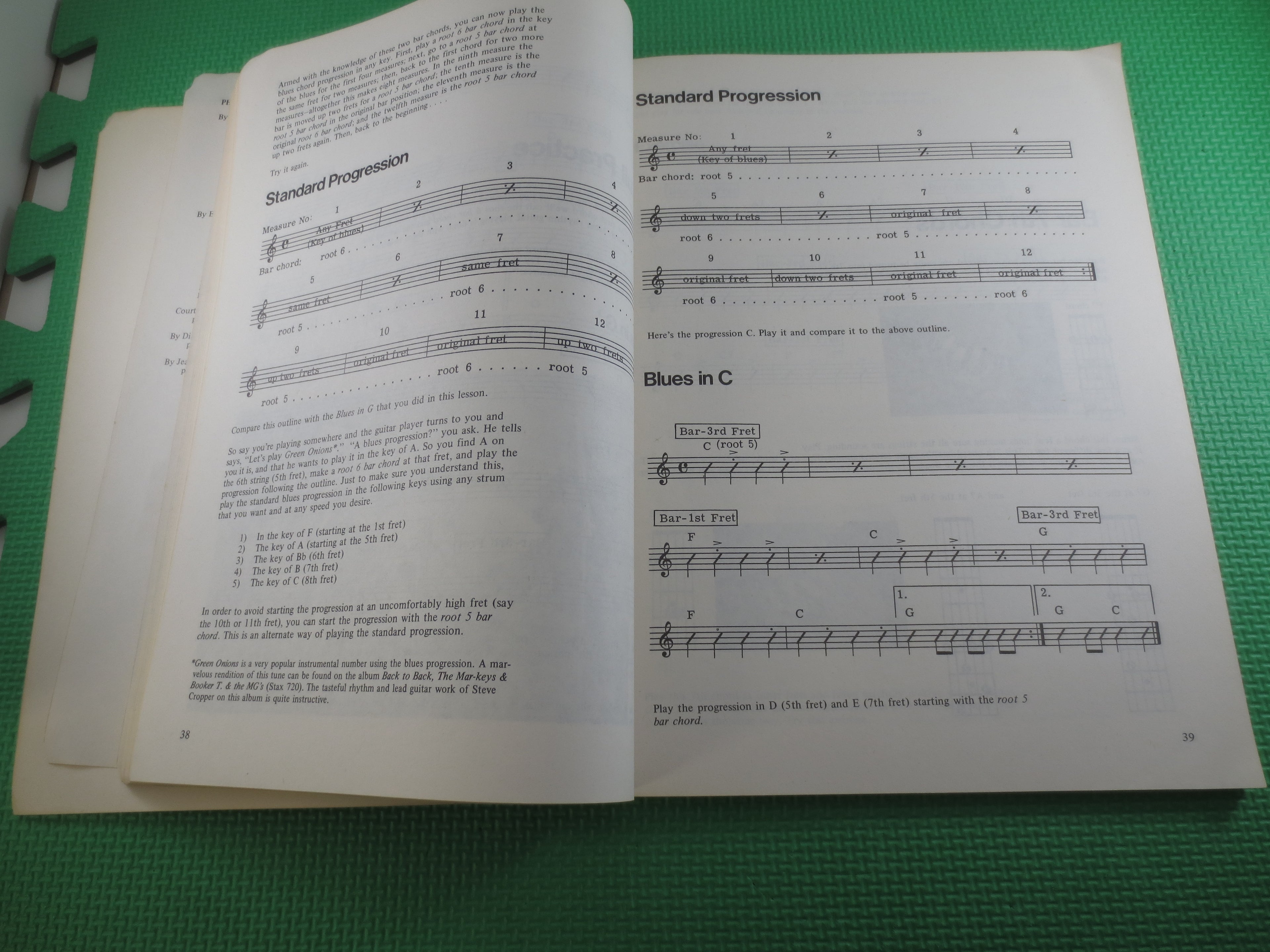Rhythm Guitar – Sheet Music Instruction Book (1969)