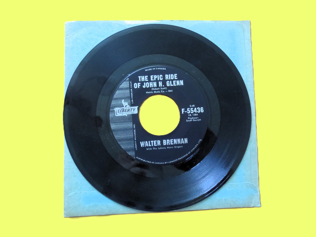 Walter Brennan – Old River / The Epic Ride of John H. Glenn (1962) 45 RPM Vinyl