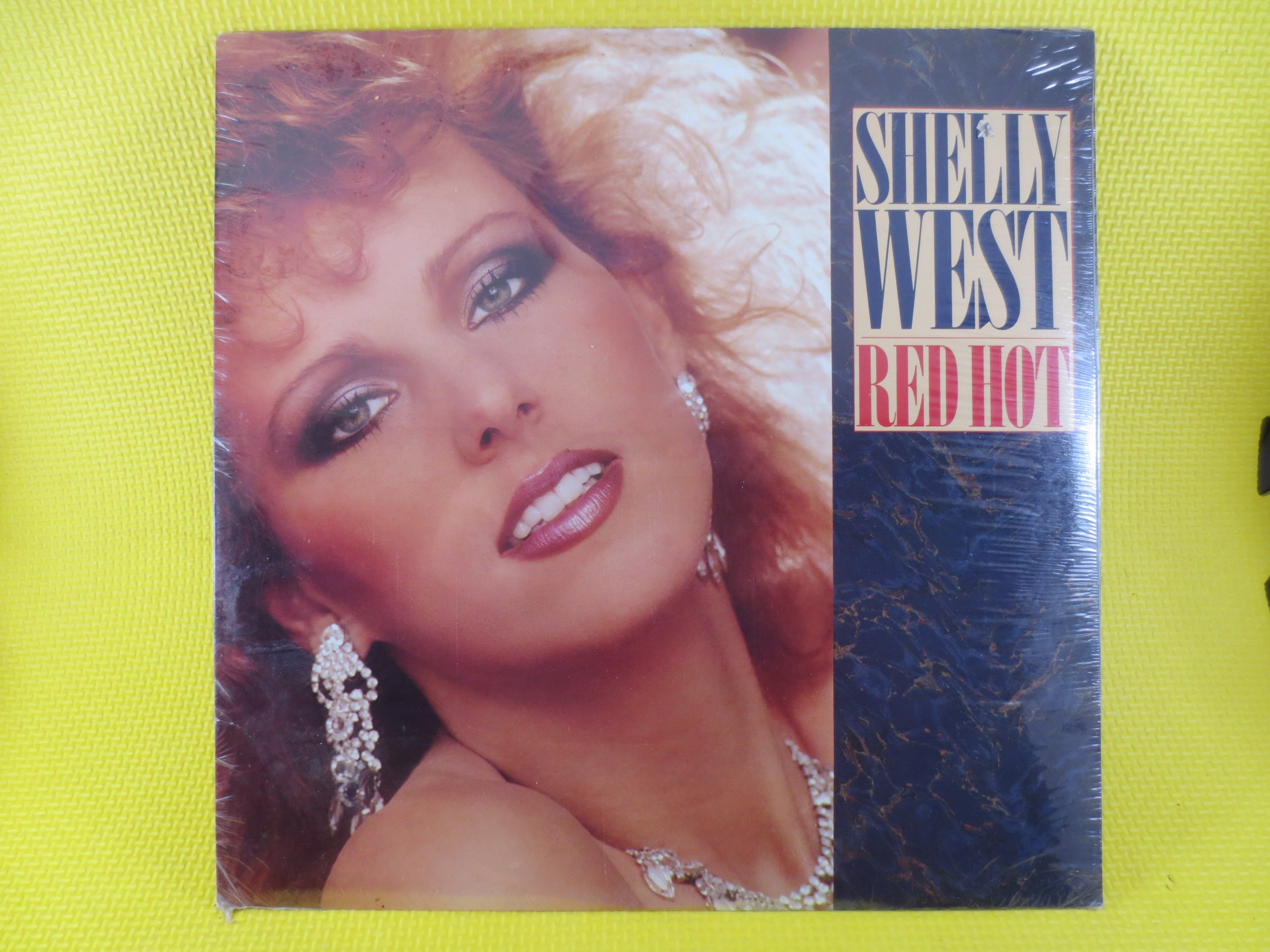 Shelly West – Red Hot (1983) Vinyl LP — Factory Sealed