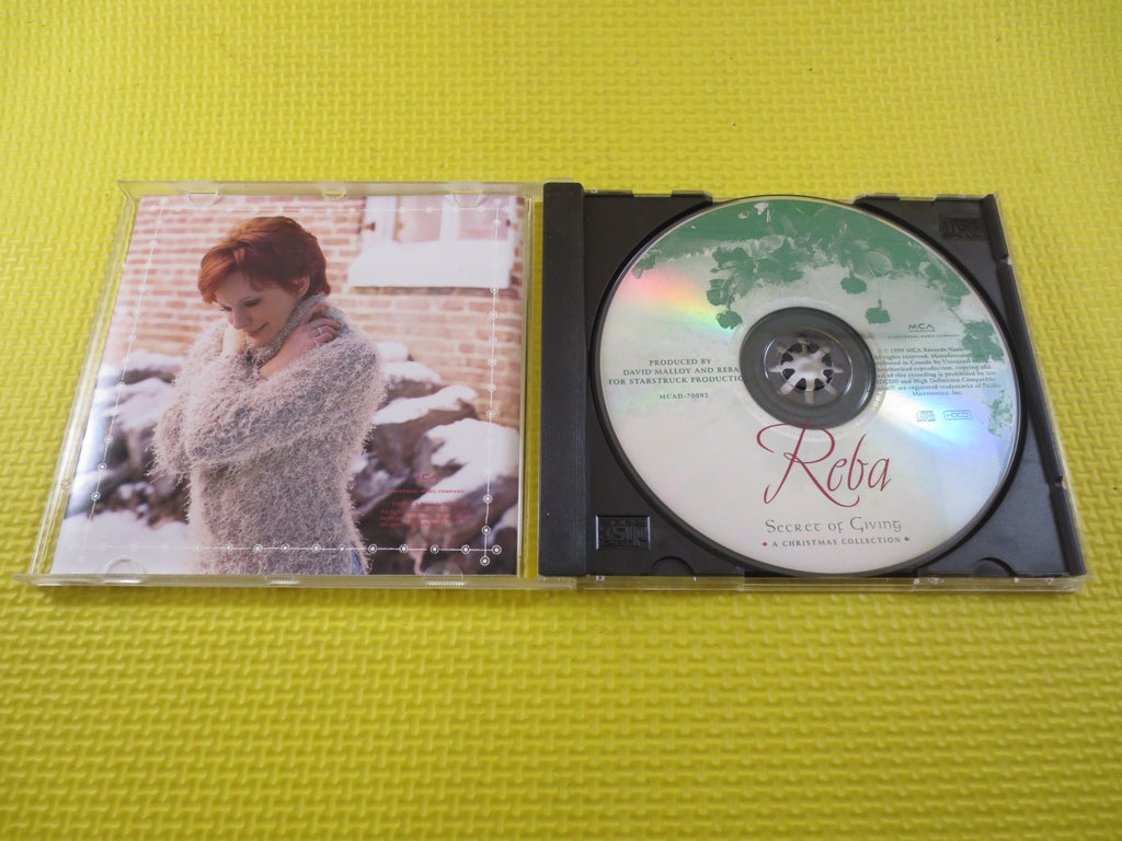 REBA McENTIRE, Secret of Giving, CHRISTMAS Music, 1999 Compact Disc, Vintage Cd,