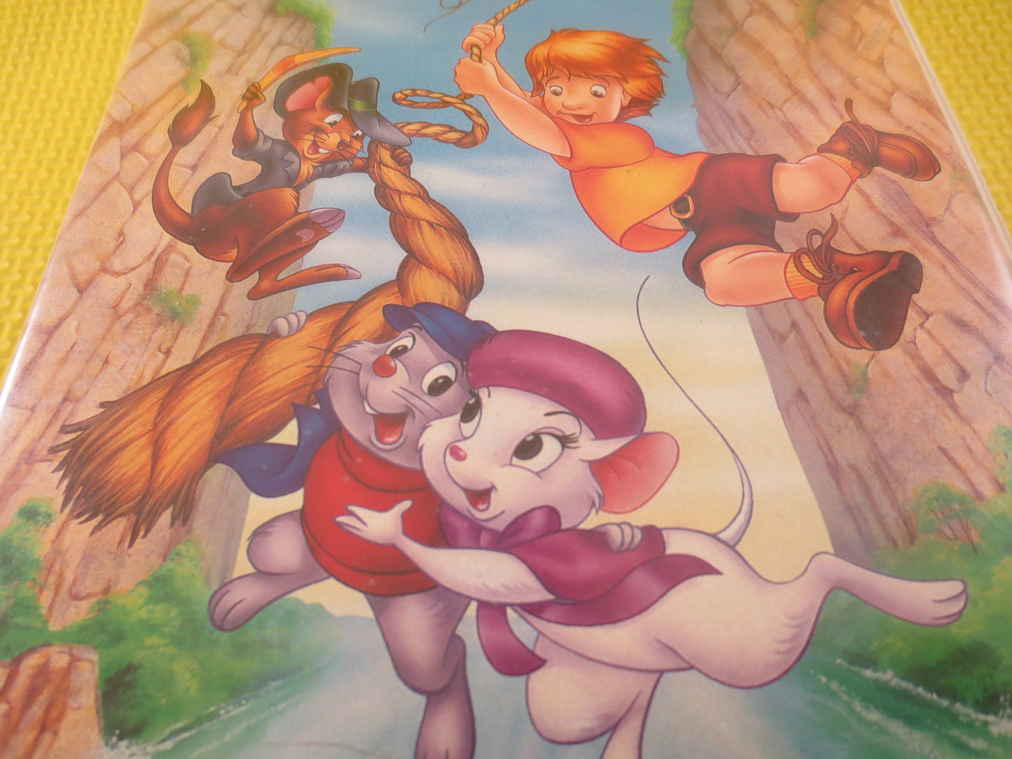 The RESCUERS, DOWNUNDER, Rare Vhs 1142, BLACK Diamond, The Rescuers Video, Walt Disney Vhs, The Rescuers Vhs, Disney Classic Vhs, Disney