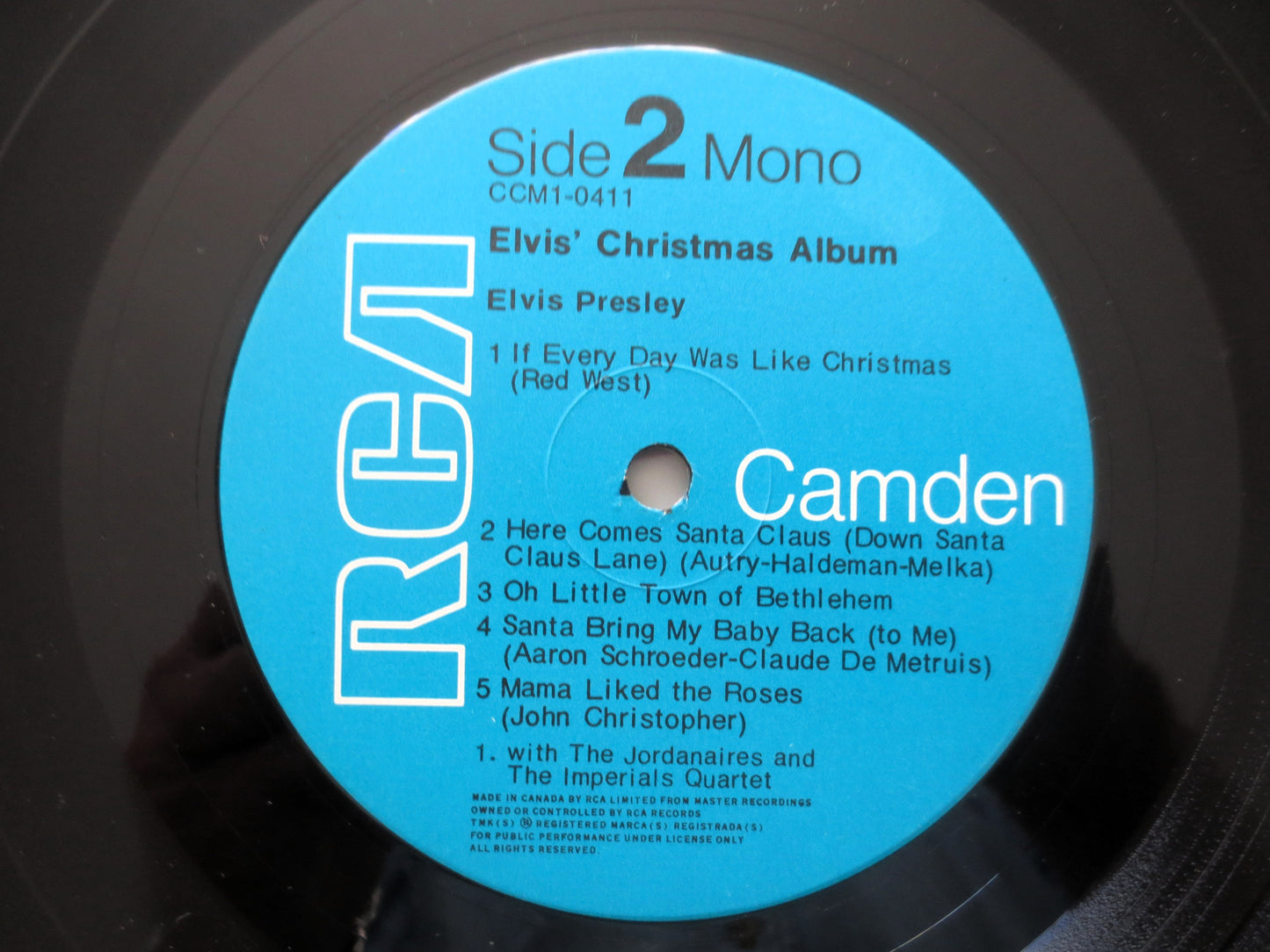 ELVIS PRESLEY CHRISTMAS Album featuring “Blue Christmas” 1970s Records.