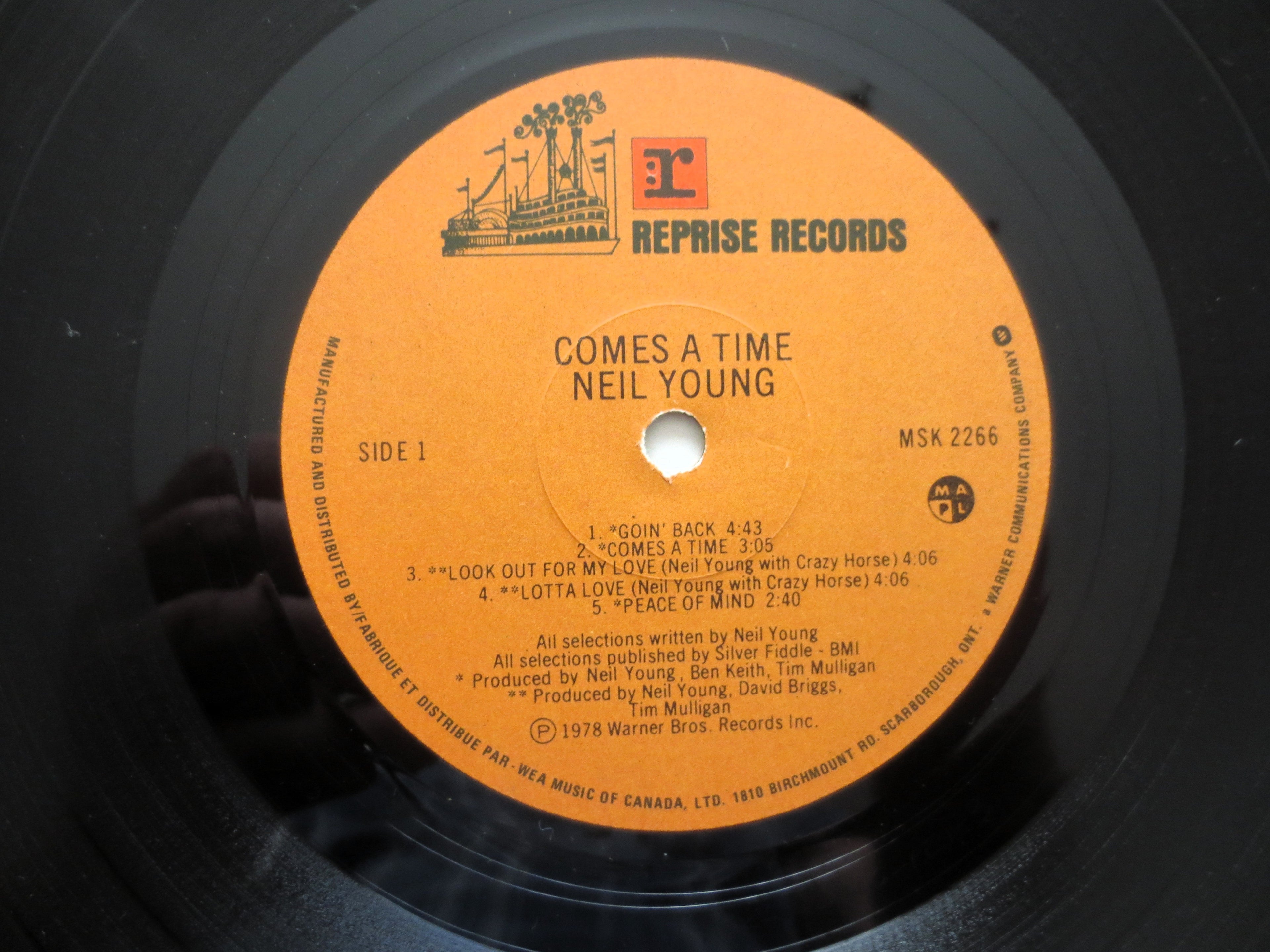 NEIL YOUNG, Comes A TIME, Rock Vinyl, 1978 Records, Vintage Album
