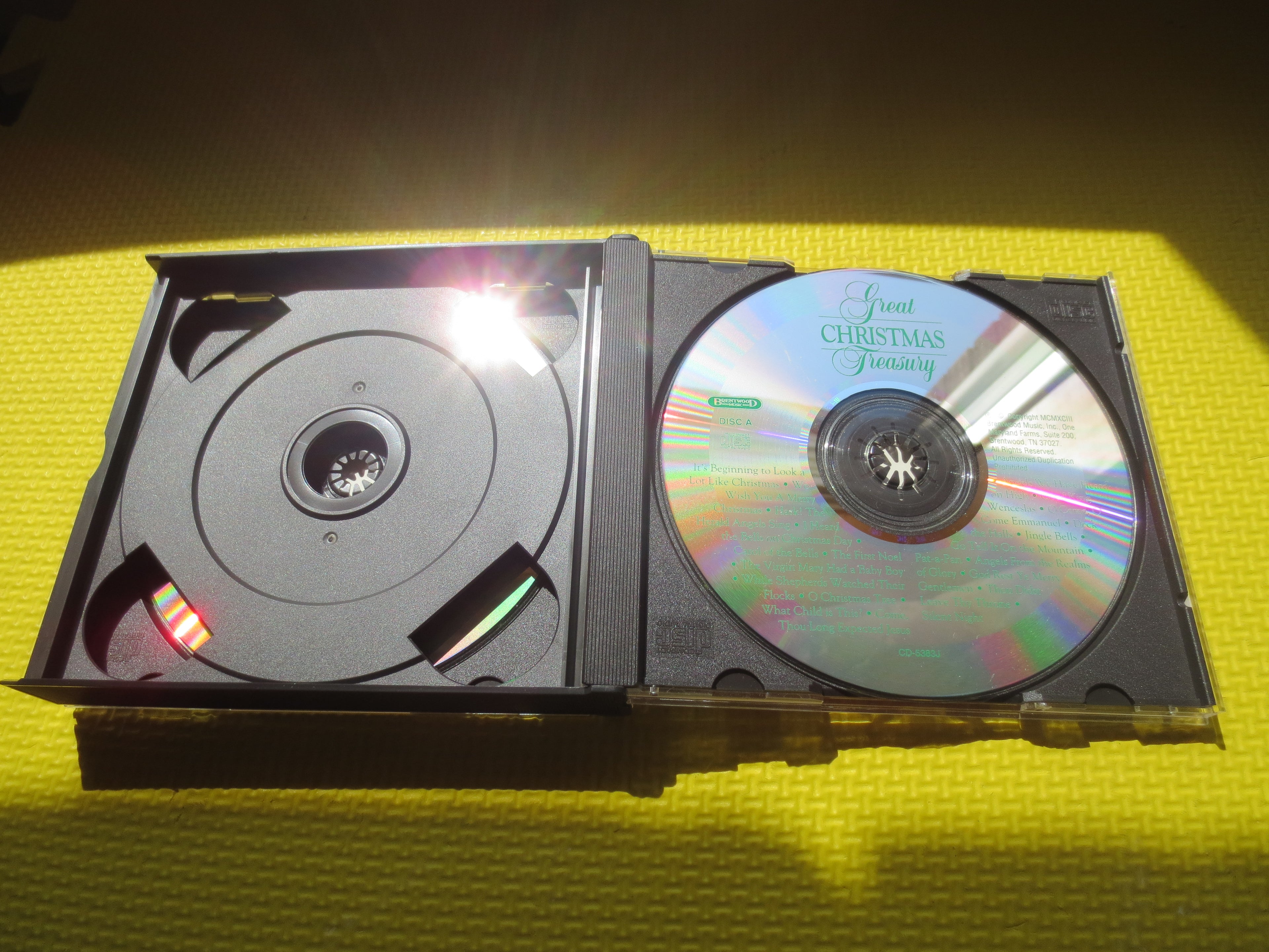 40 CHRISTMAS CLASSICS, 2 CHRISTMAS Disc's, 1991 Compact Disc, Vintage Cd