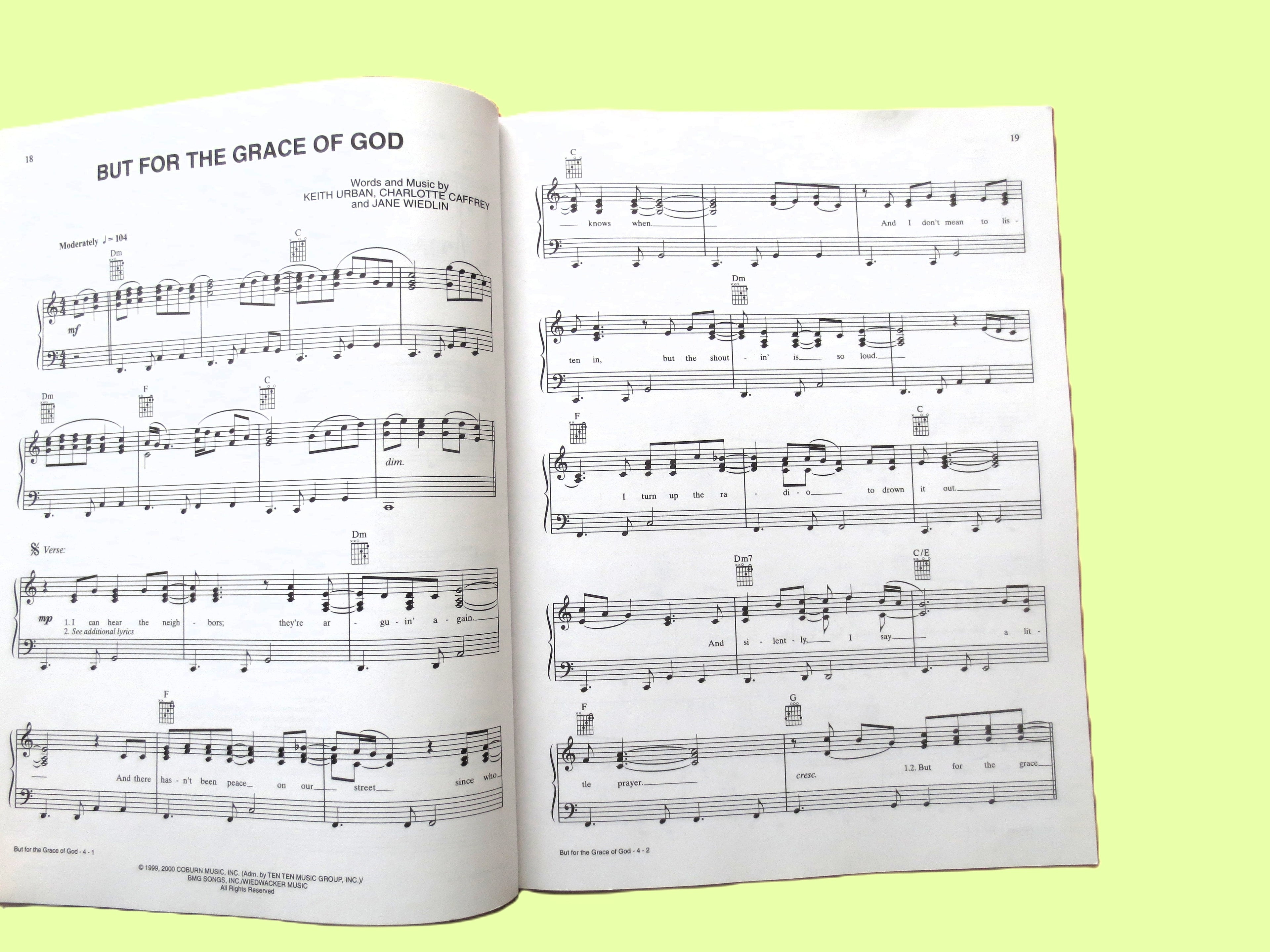 Smash Country Hits 2001 – Sheet Music Book (Piano/Vocal/Chords)