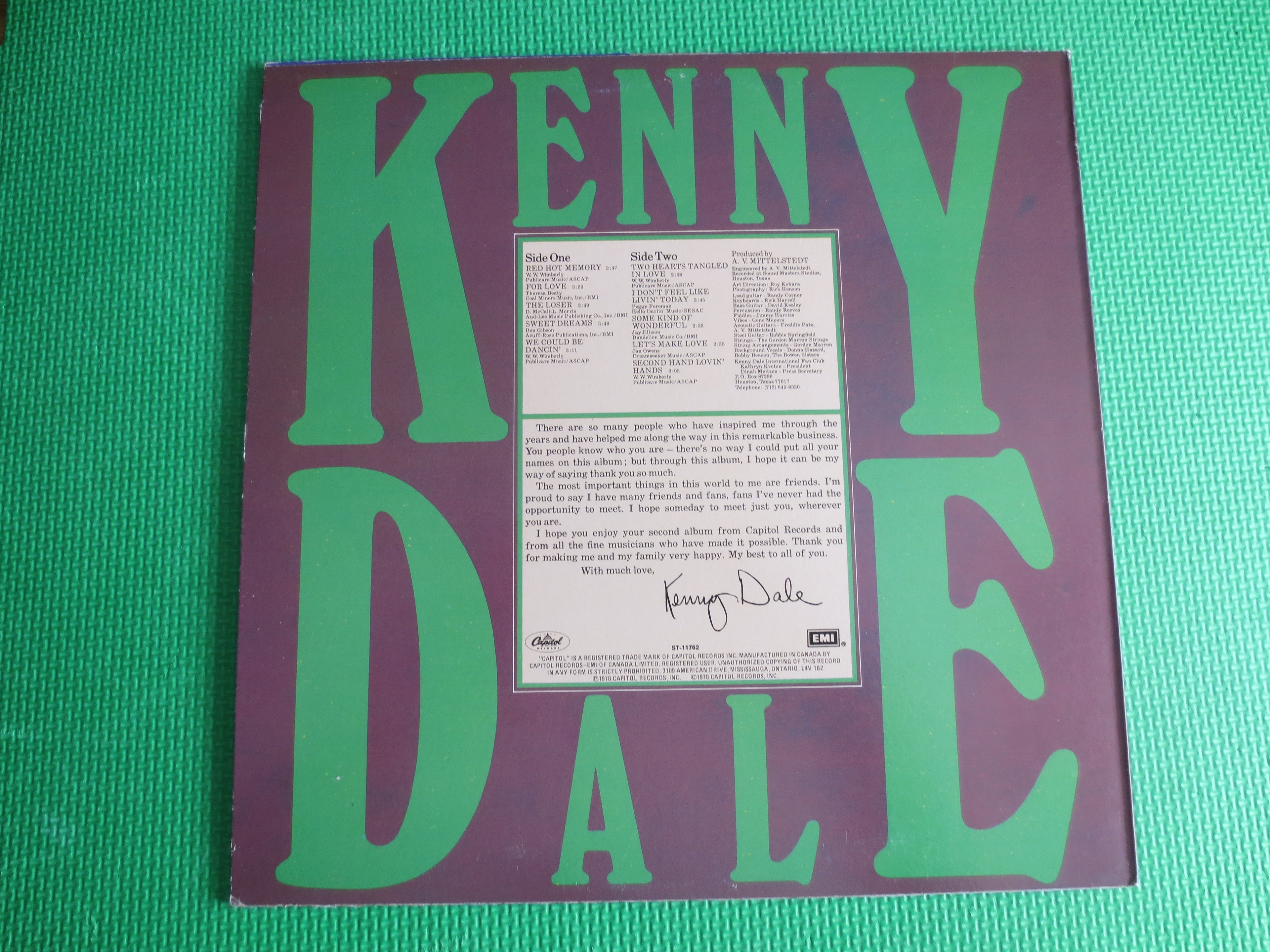 KENNY DALE, Red HOT Memory, Kenny Dale Album, Kenny Dale Vinyl, Kenny Dale Record, Kenny Dale Lp, Country Lp, Vintage Records, 1982 Records