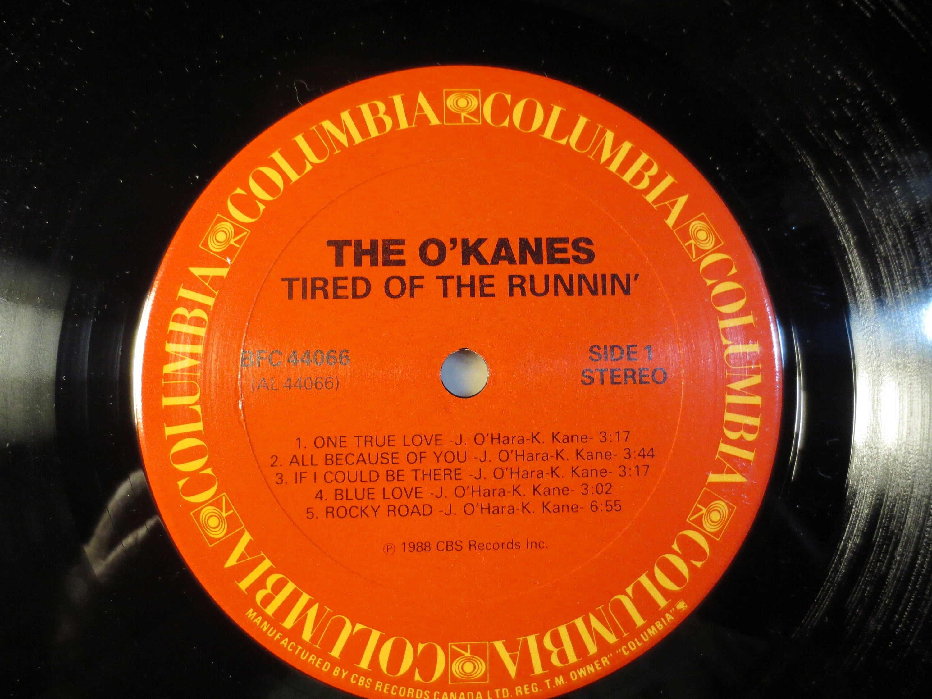 The O'Kanes – Tired of the Runnin' (1988) Vinyl LP
