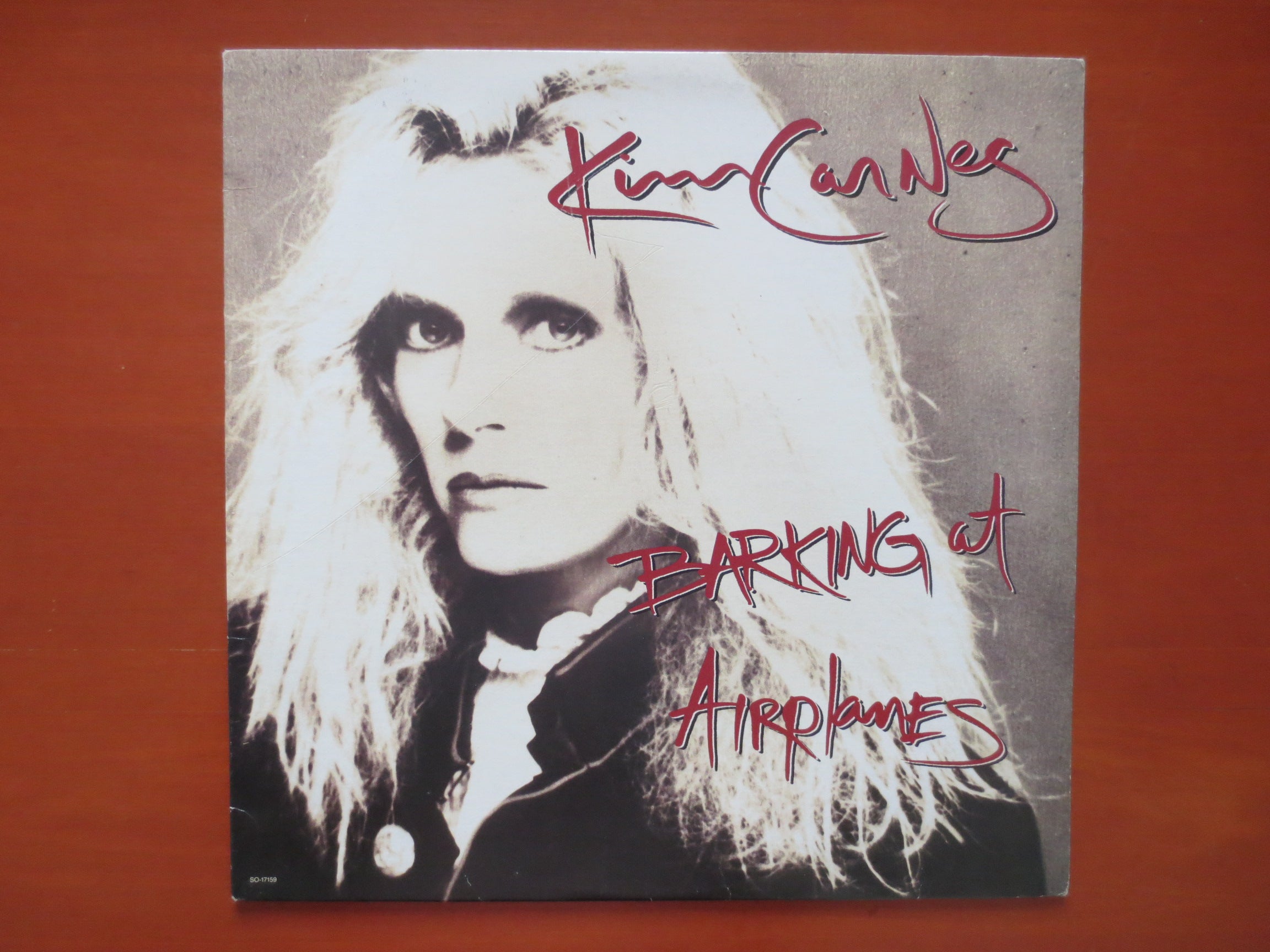 Kim Carnes – Barking at Airplanes (1985) Vinyl LP