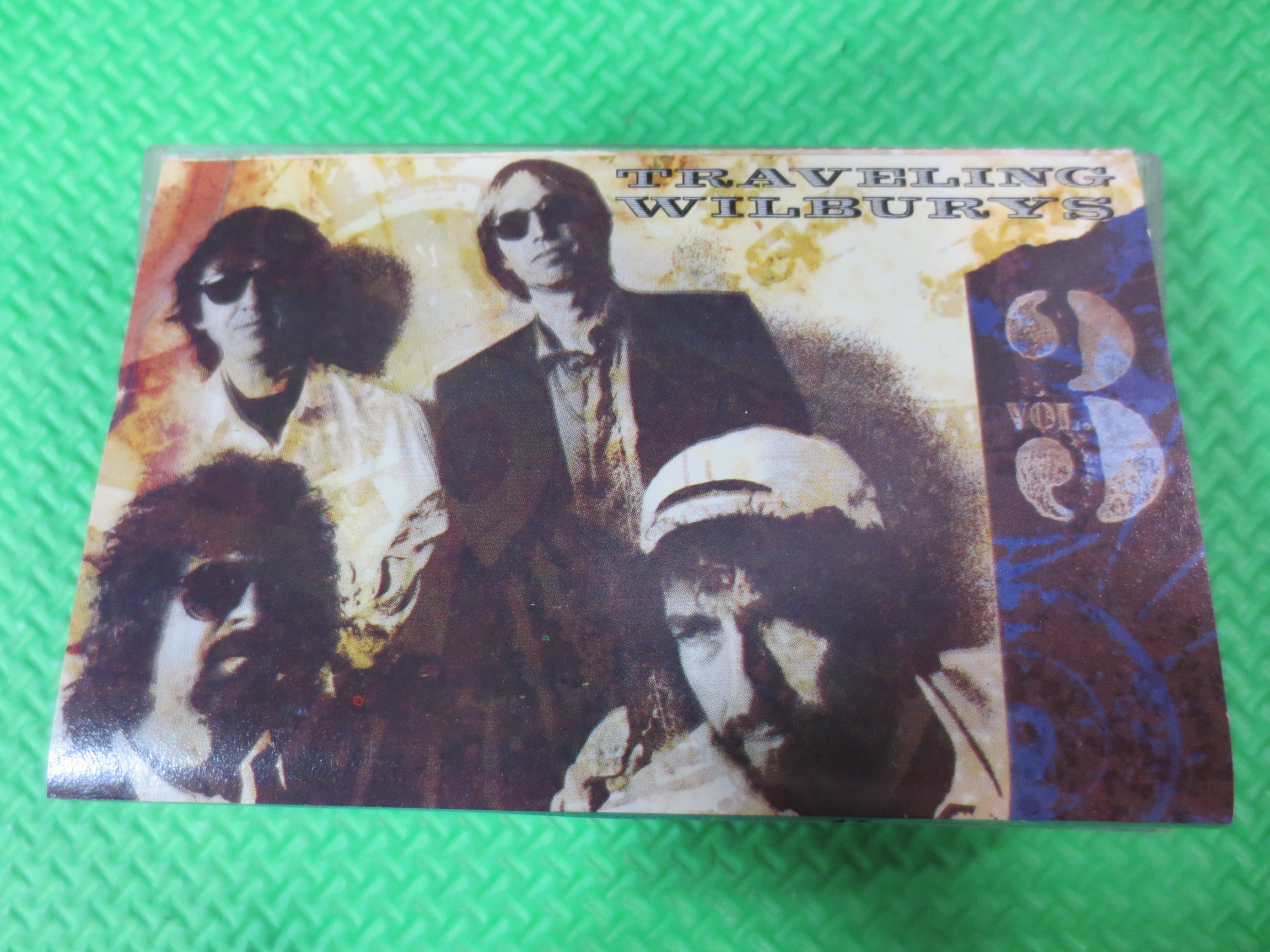 Traveling Wilburys – Volume 3 (1990) Cassette
