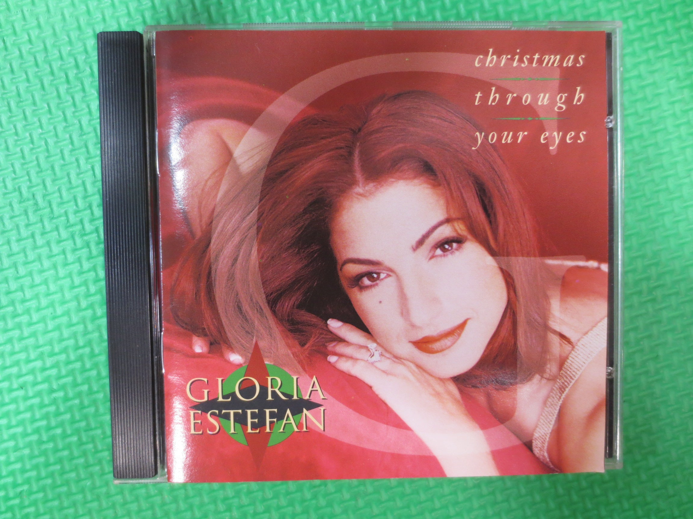 Gloria Estefan – Christmas Through Your Eyes (1993) [CD]
