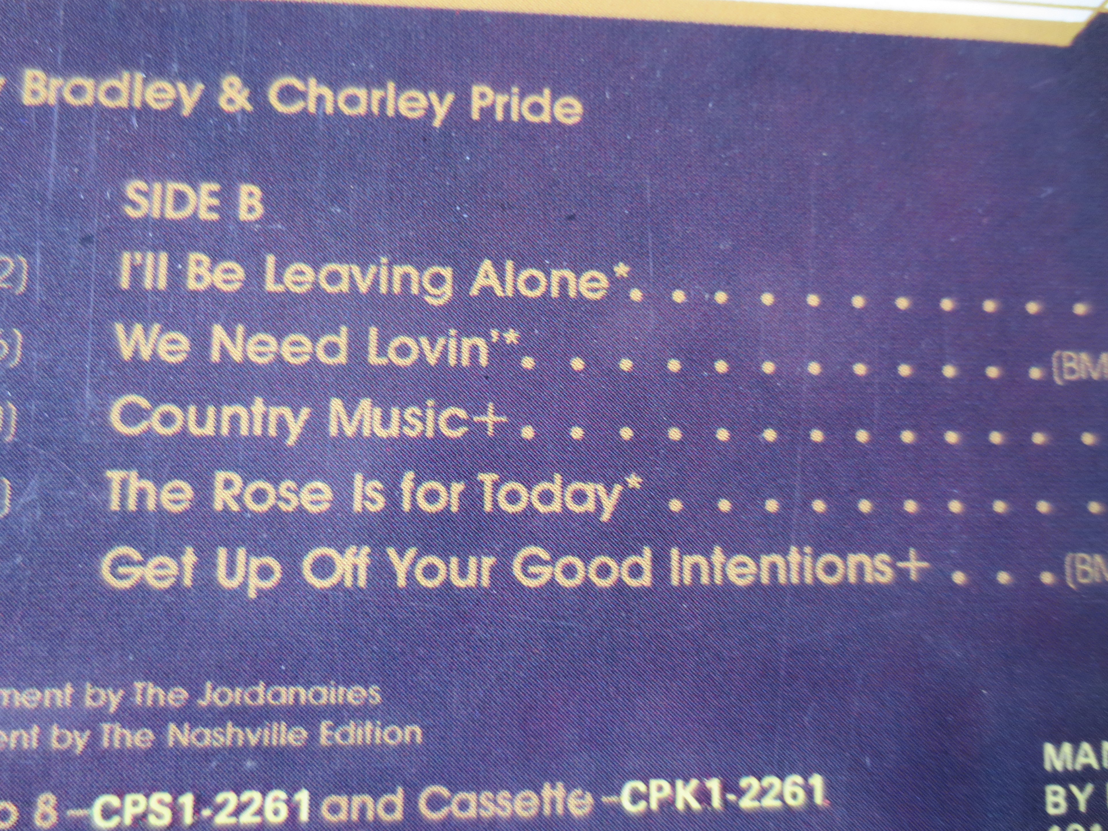 Charley Pride – She's Just an Old Love Turned Memory (1977) Vinyl LP