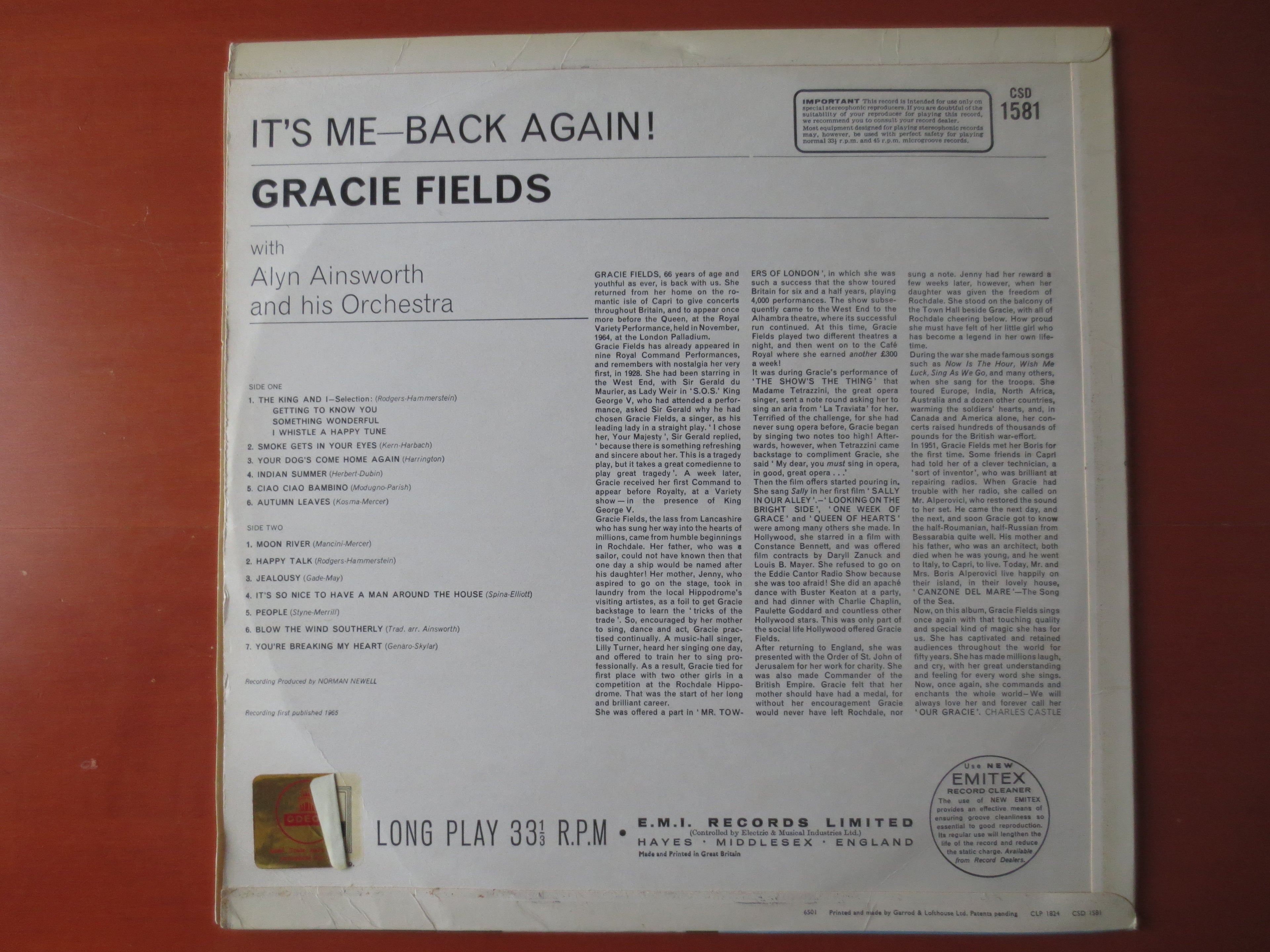 Gracie Fields – It's Me - Back Again (1965) Vinyl LP