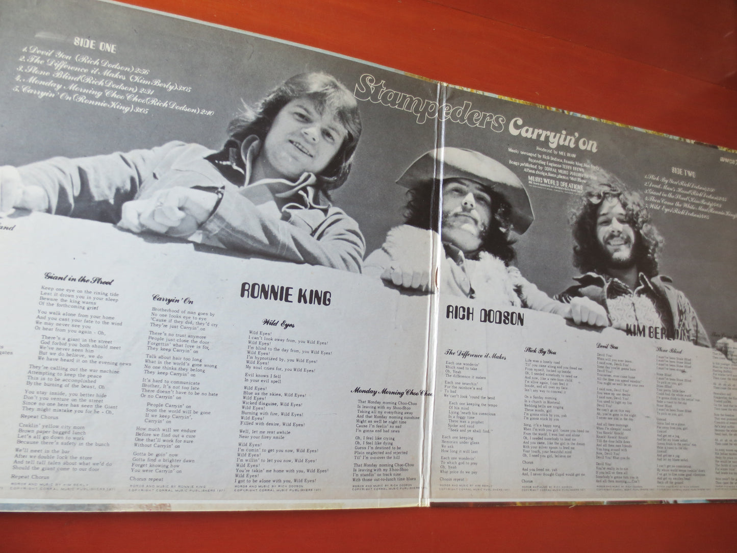 STAMPEDERS, Carryin' On Album, STAMPEDERS Records, STAMPEDERS Albums, Record Vinyl, Vintage Vinyl, lps, Vinyl, 1972 Records