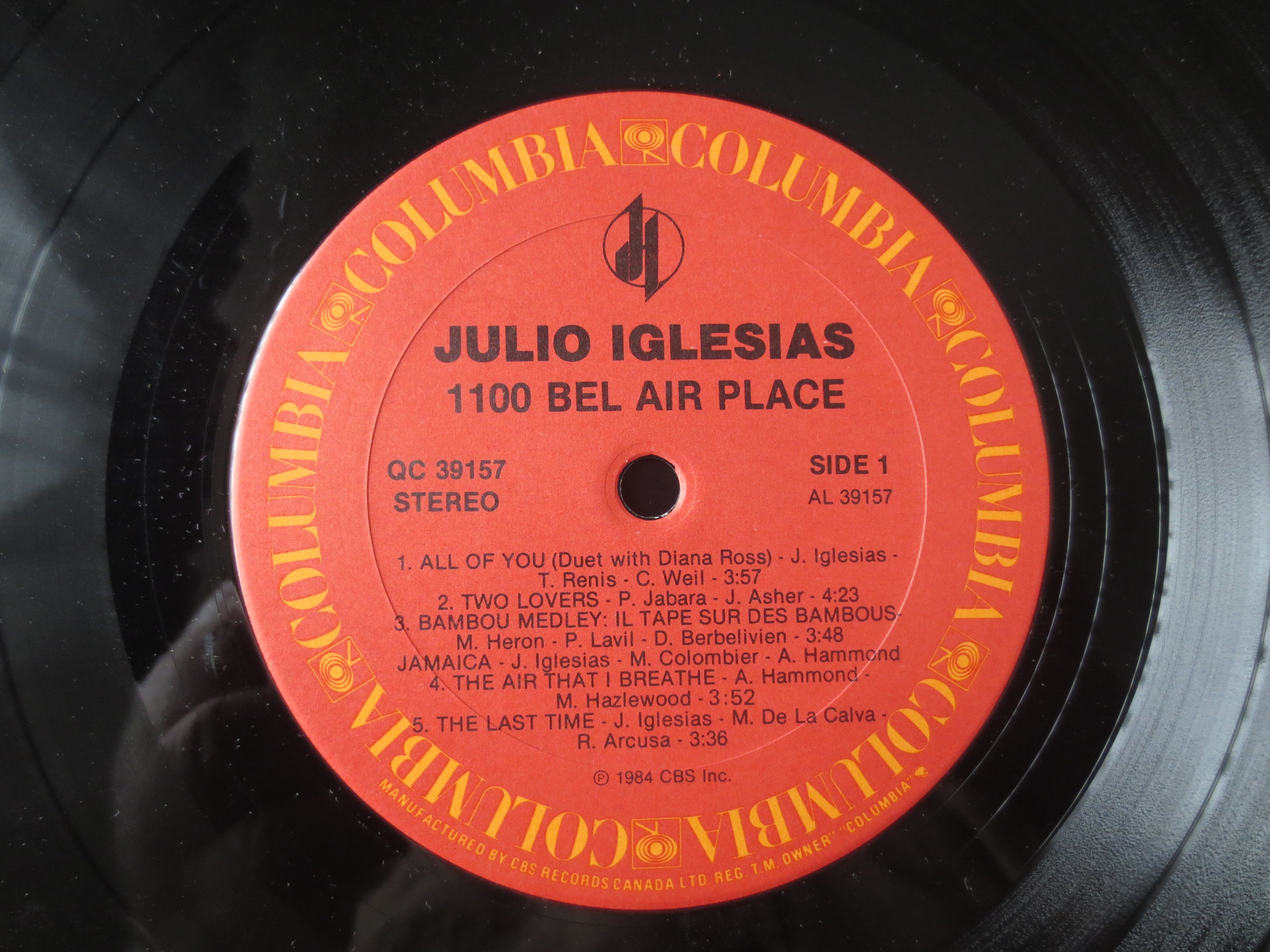 Julio Iglesias – 1100 Bel Air Place (1984) Vinyl LP