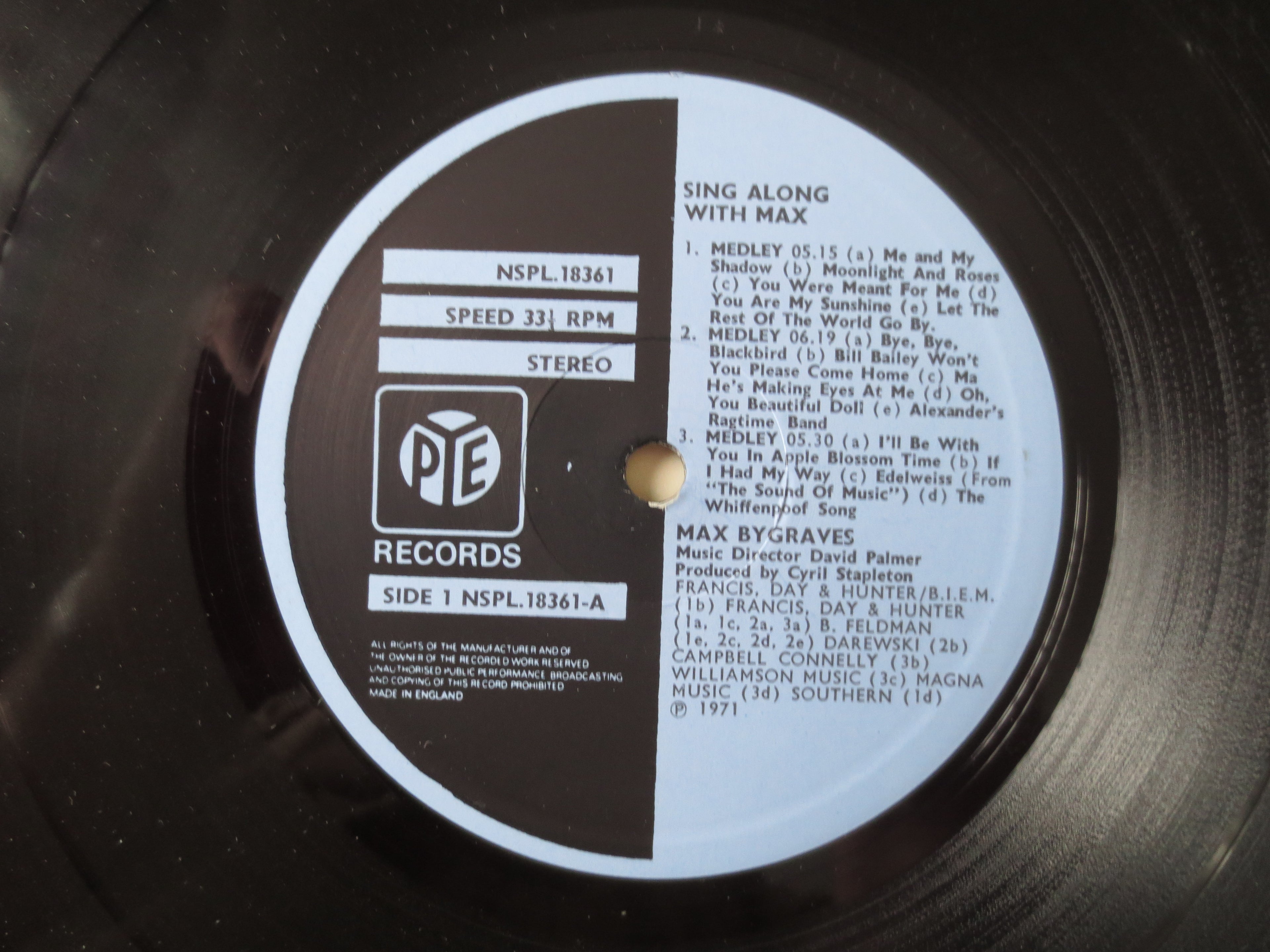 Max Bygraves – Sing Along With Max (1971) Vinyl LP