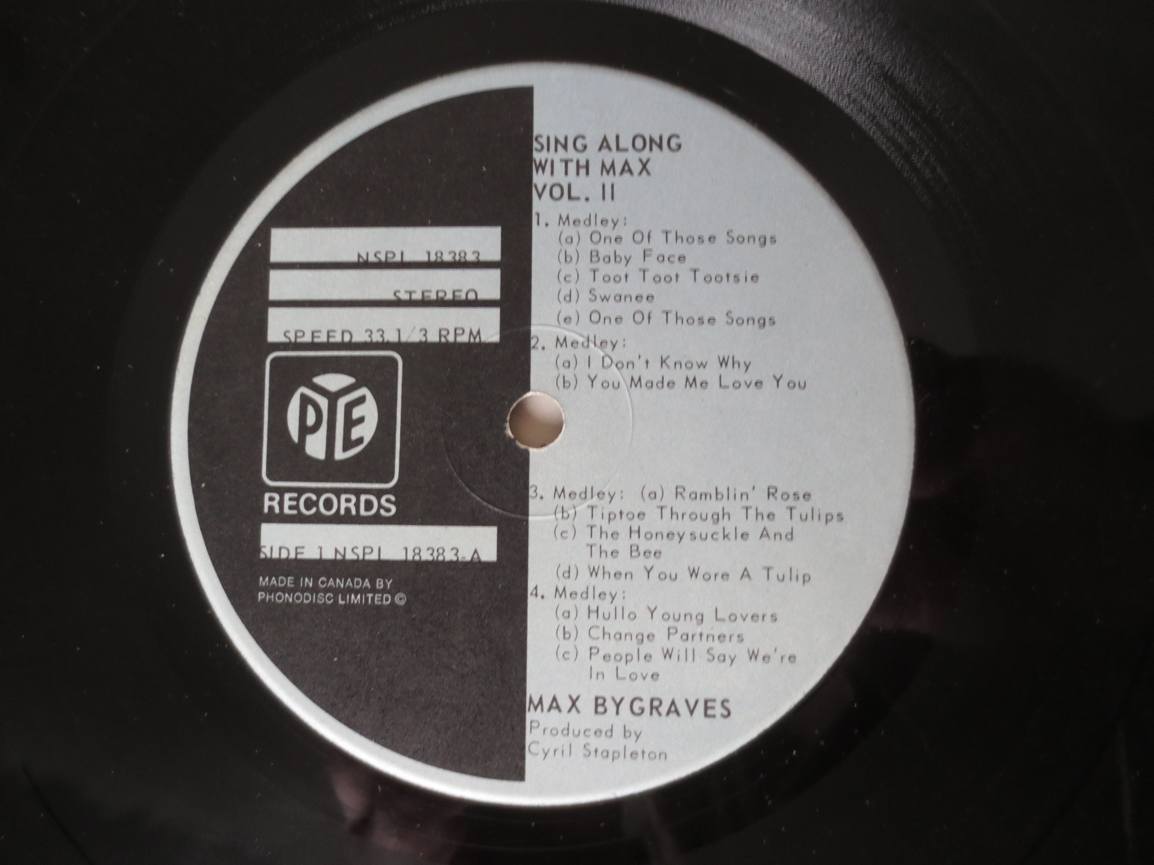 Max Bygraves – Sing Along With Max Vol. 2 (1972) Vinyl LP