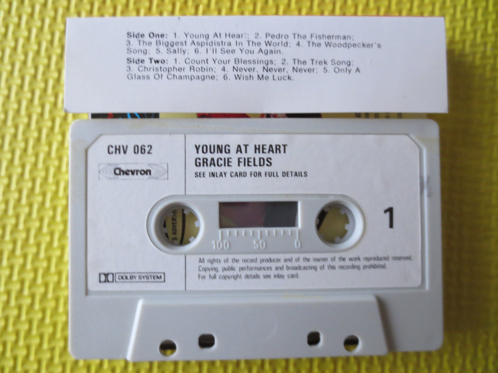 Gracie Fields – Young at Heart (1974) Cassette