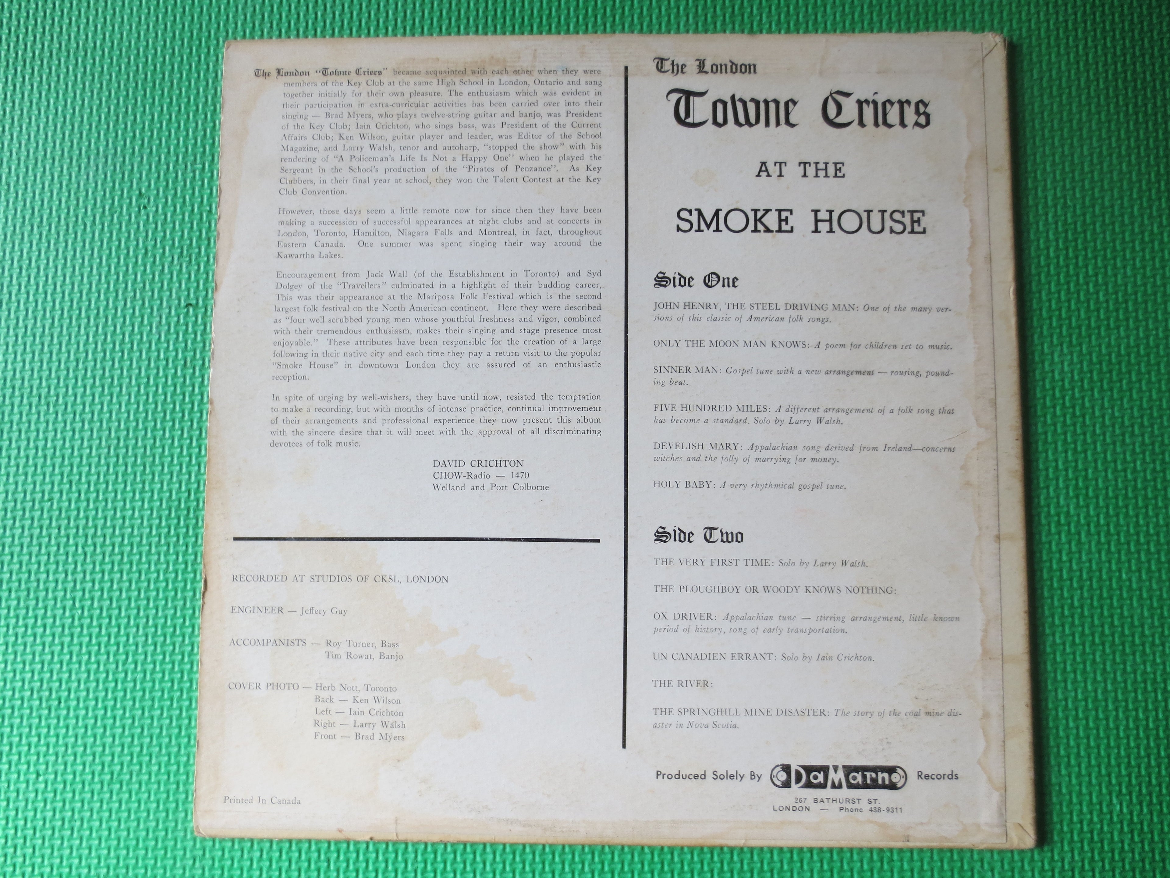 The London Towne Criers – At the Smokehouse (1964) Vinyl LP