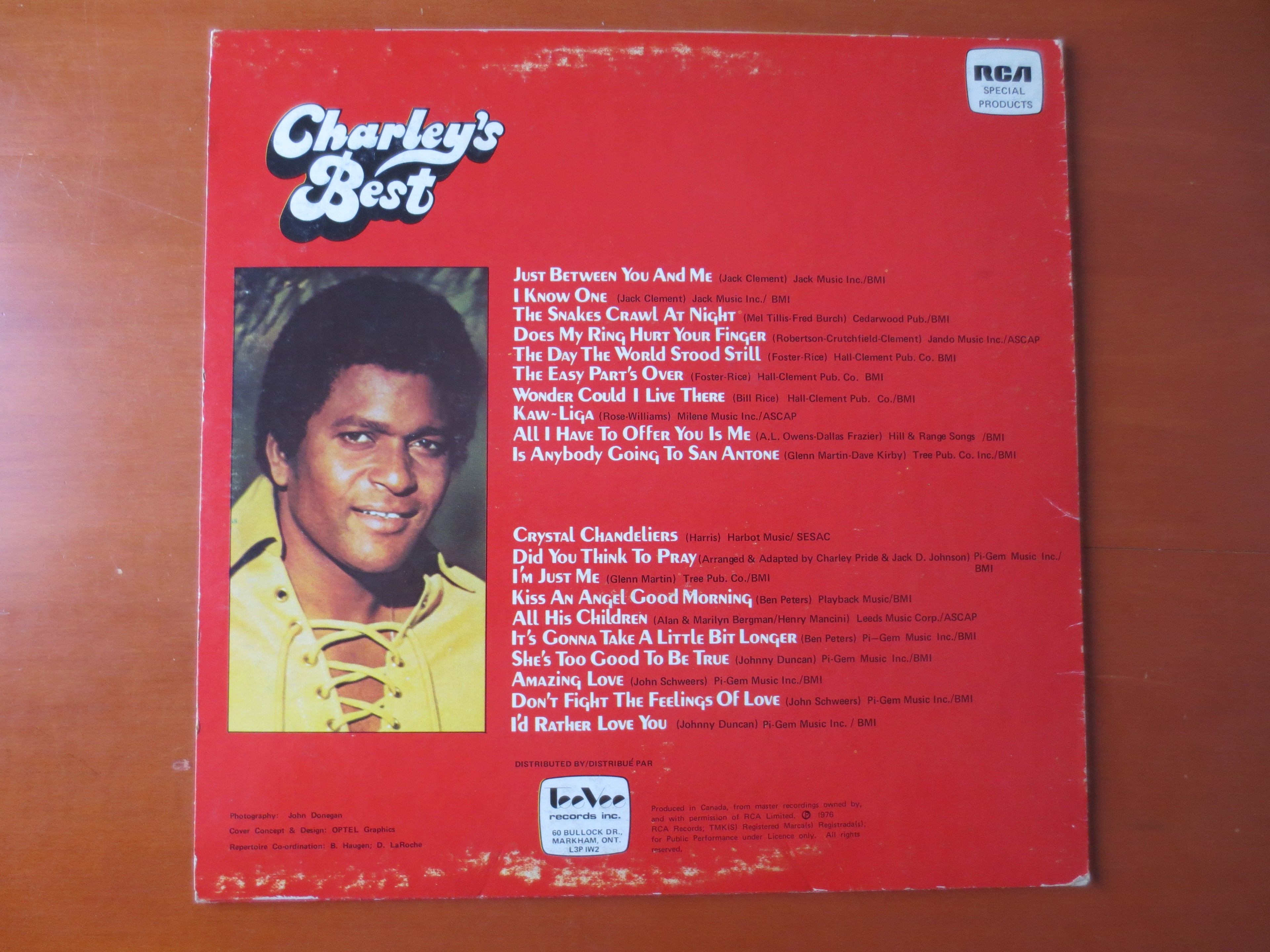 Charley Pride – Charley's Best (1976) Vinyl LP