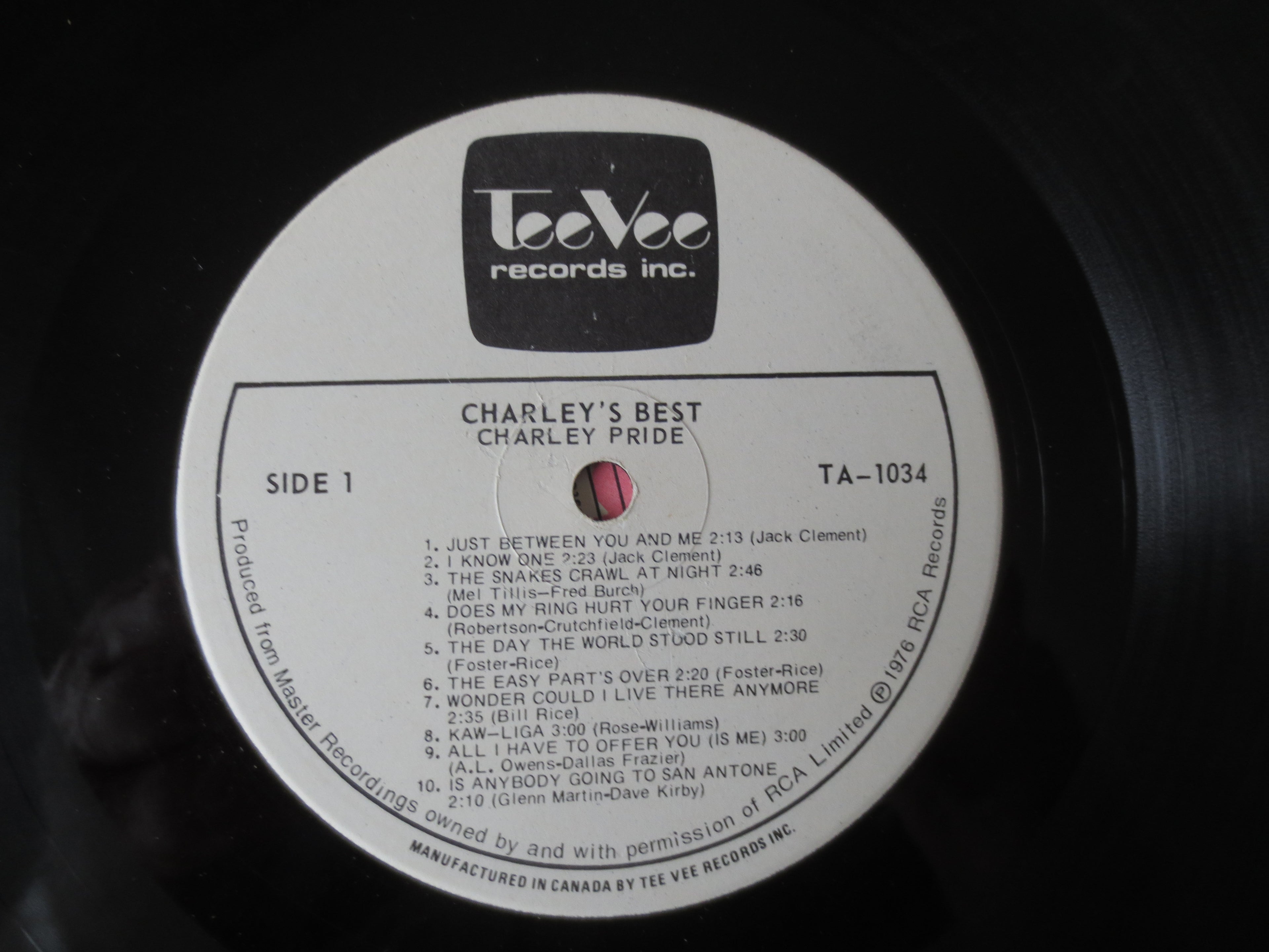 Charley Pride – Charley's Best (1976) Vinyl LP