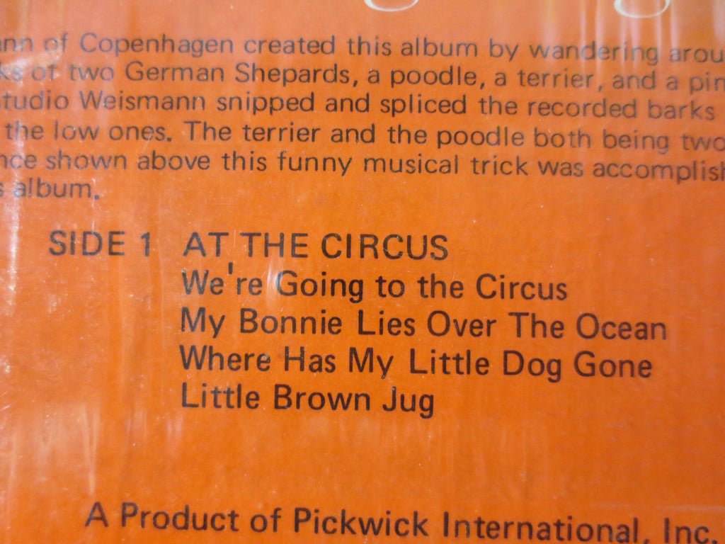 The Singing Dogs (1974) Vinyl LP