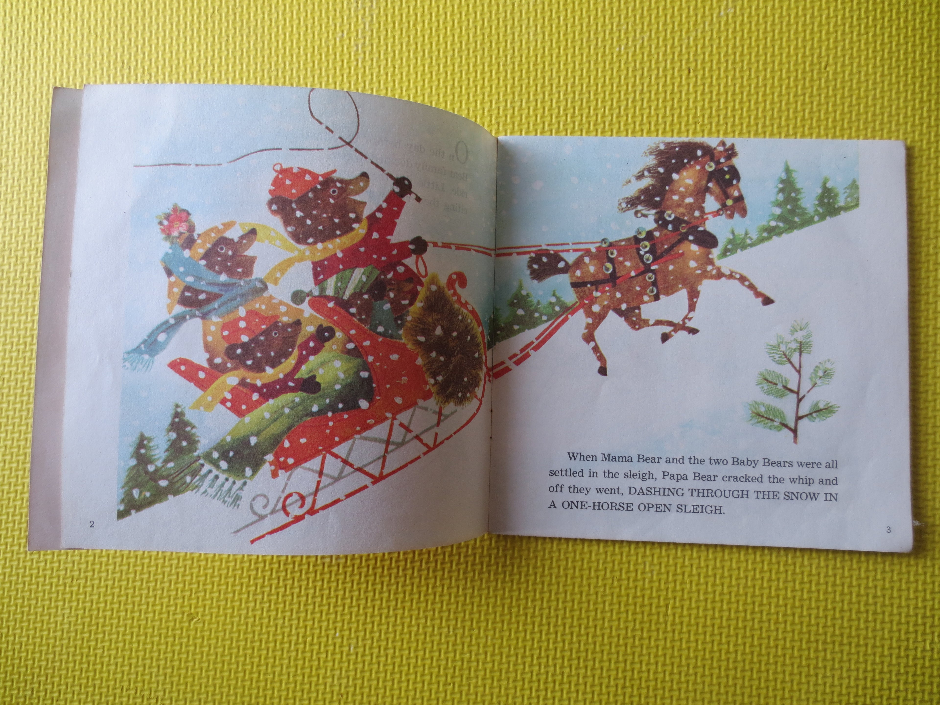 Disneyland – Jingle Bells (1976) Vinyl 7" with 24-Page Colour Book