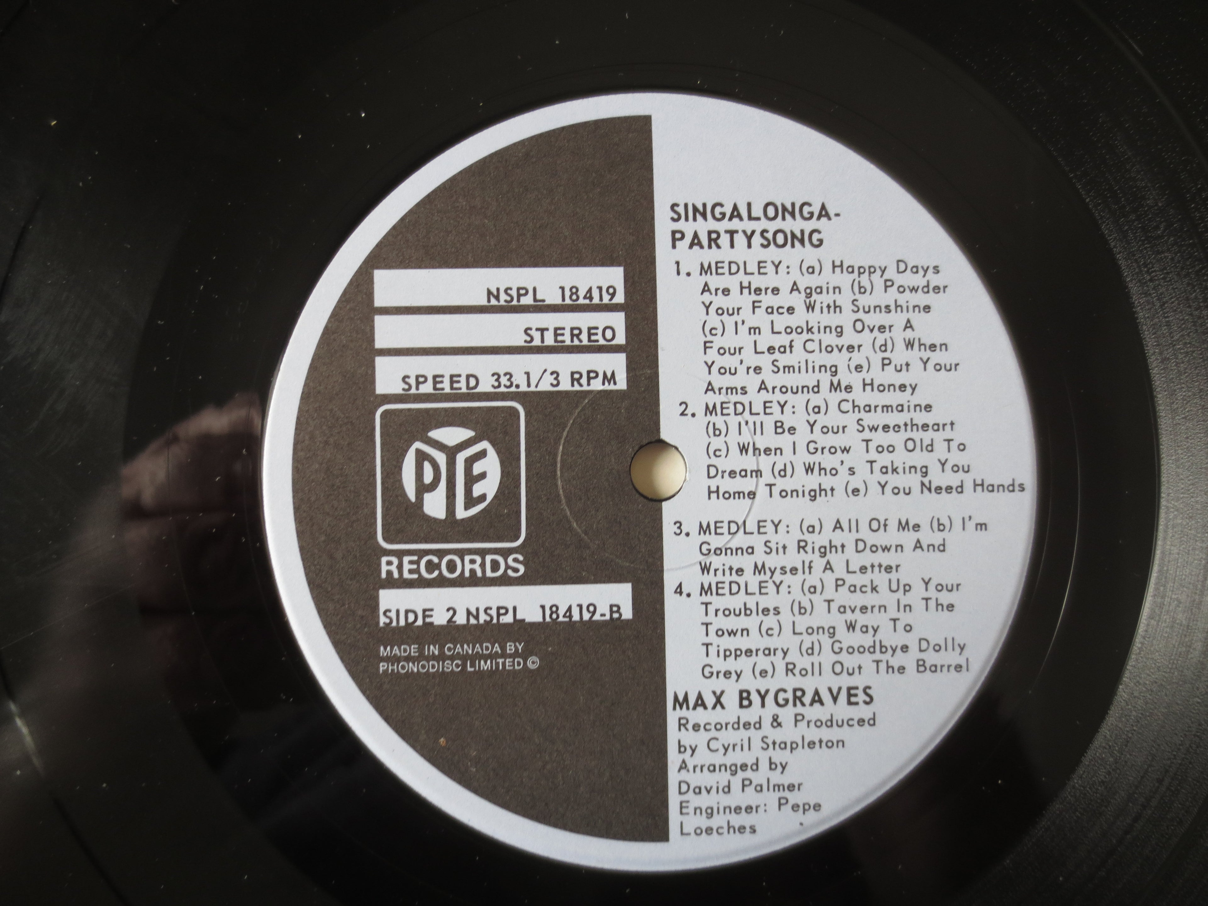 Max Bygraves – Sing Along a Party Song (1973) Vinyl LP