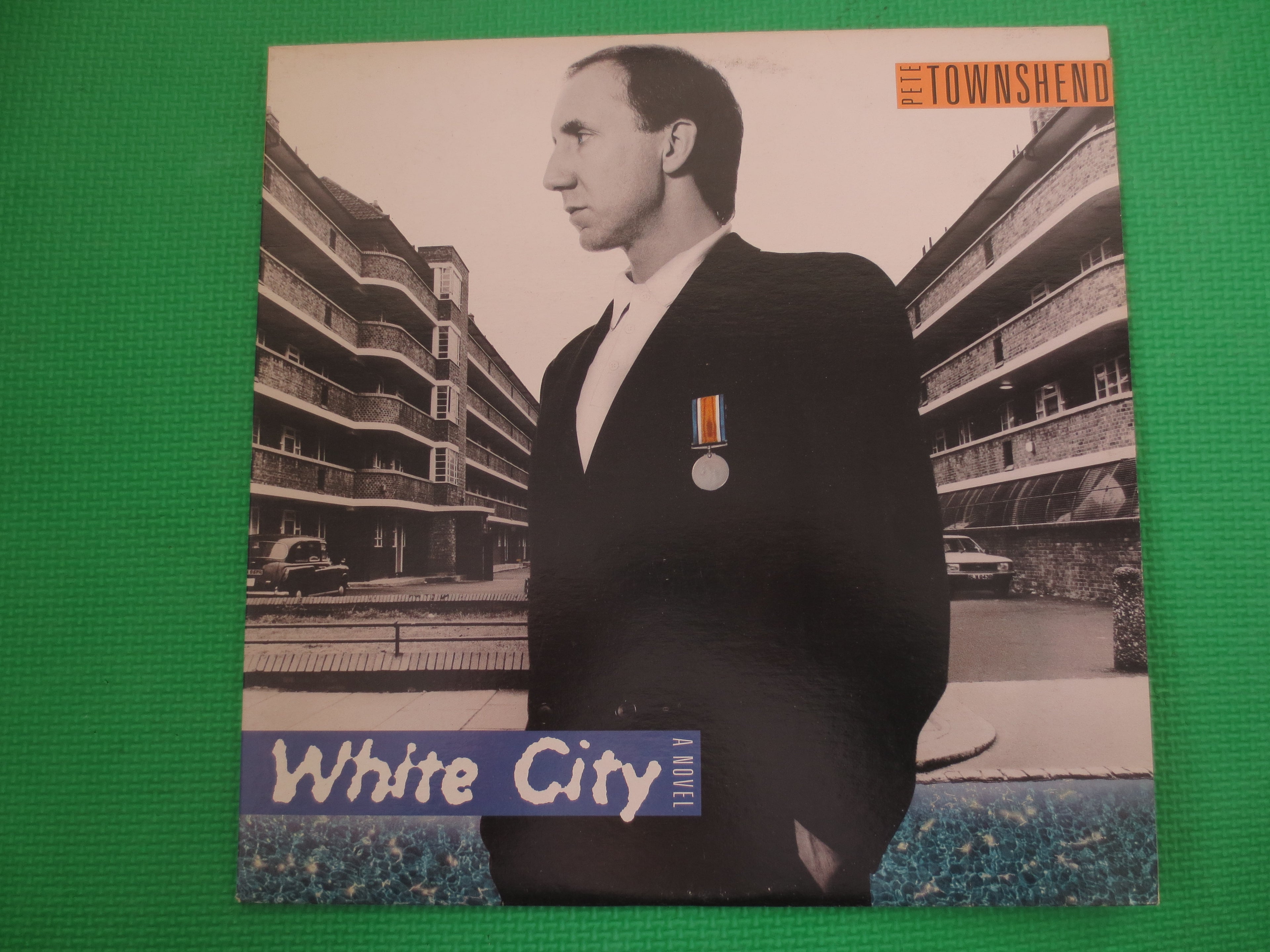Pete Townshend – White City: A Novel (1985) Vinyl LP