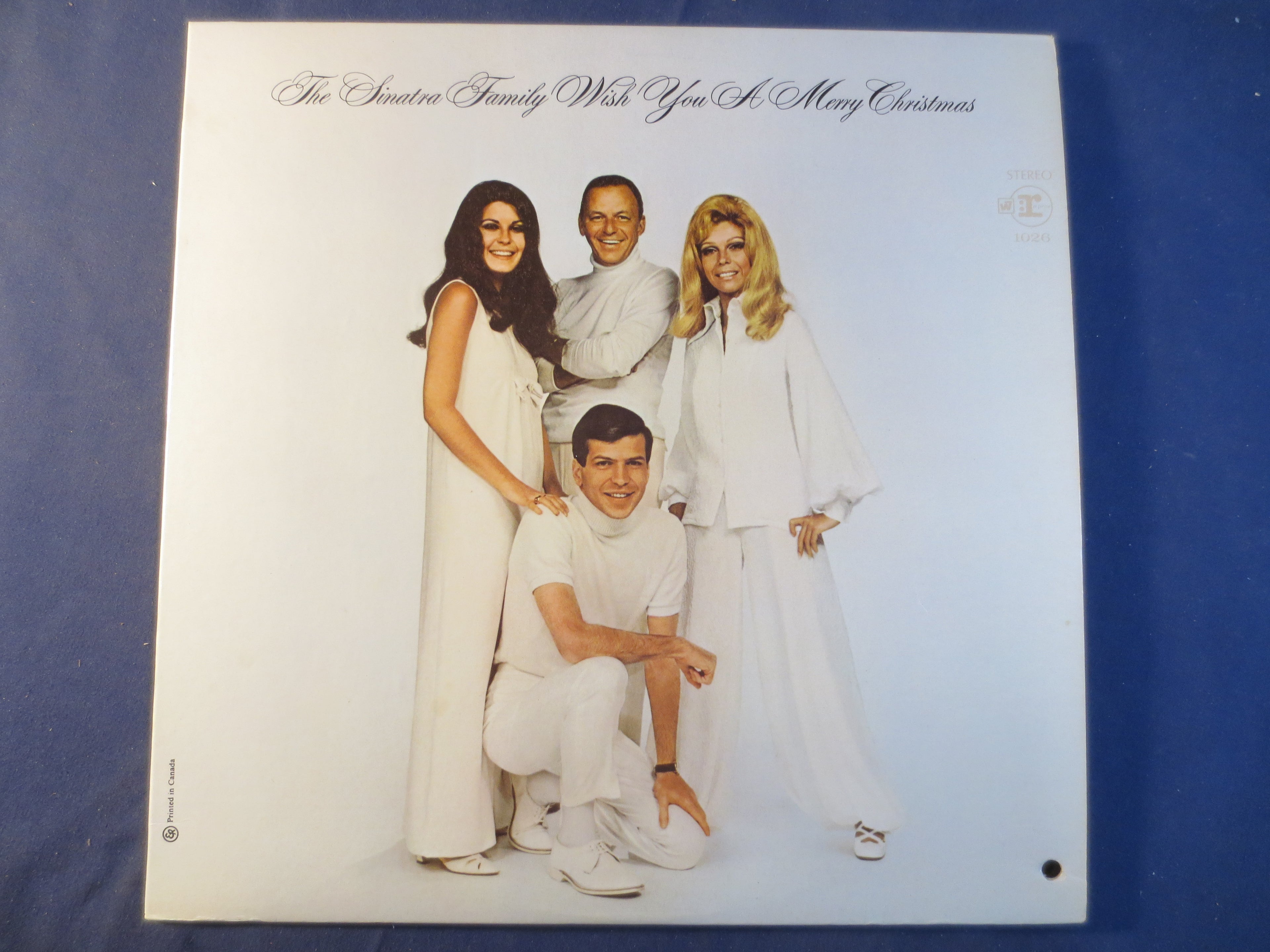 Frank Sinatra – The Sinatra Family Wish You a Merry Christmas (1969) Vinyl LP