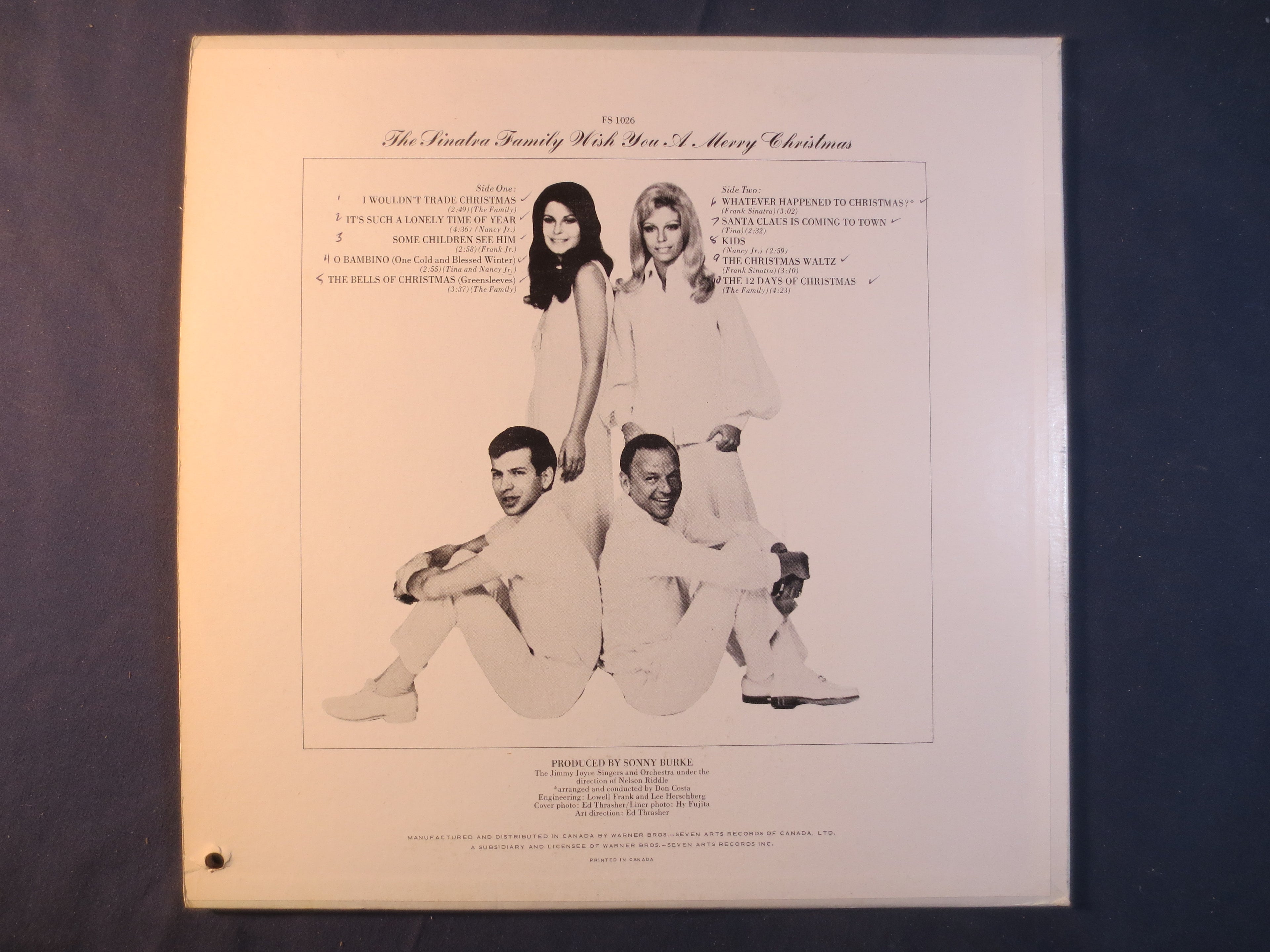 Frank Sinatra – The Sinatra Family Wish You a Merry Christmas (1969) Vinyl LP