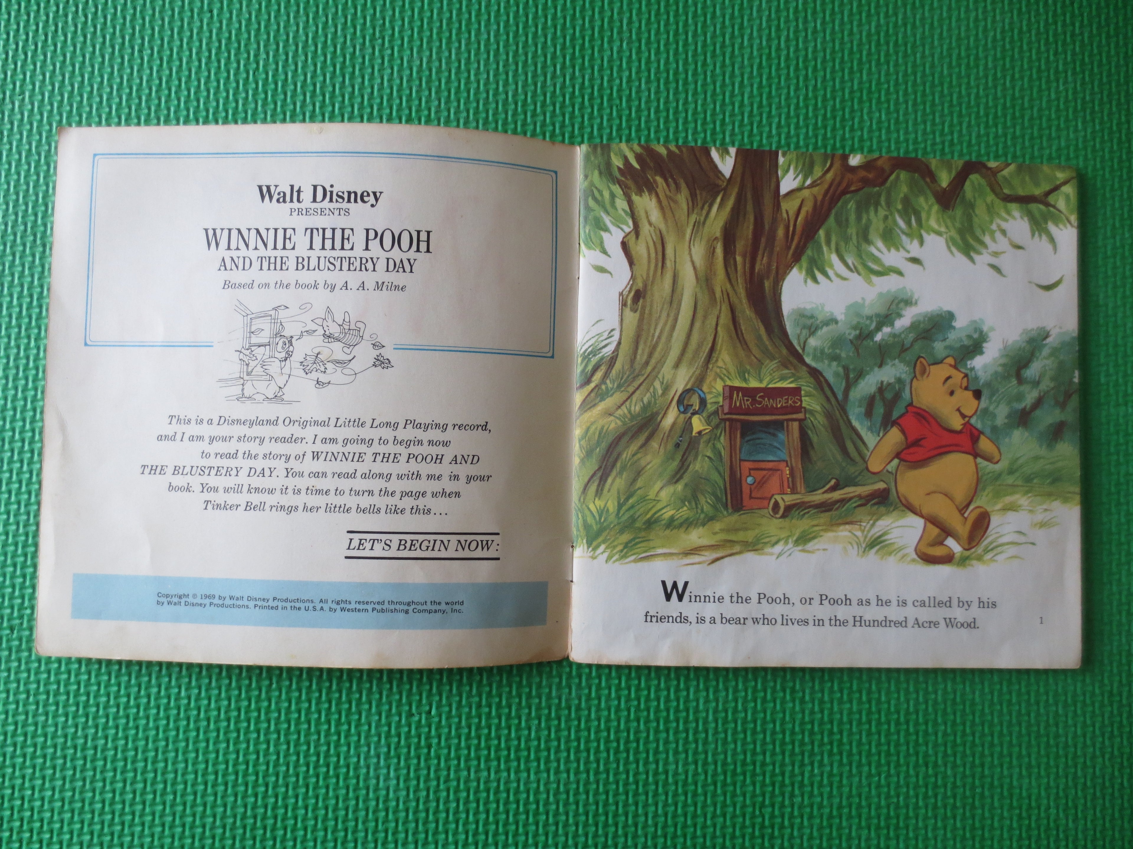 Disneyland Records – Winnie the Pooh (1969) [Vinyl LP + Book]