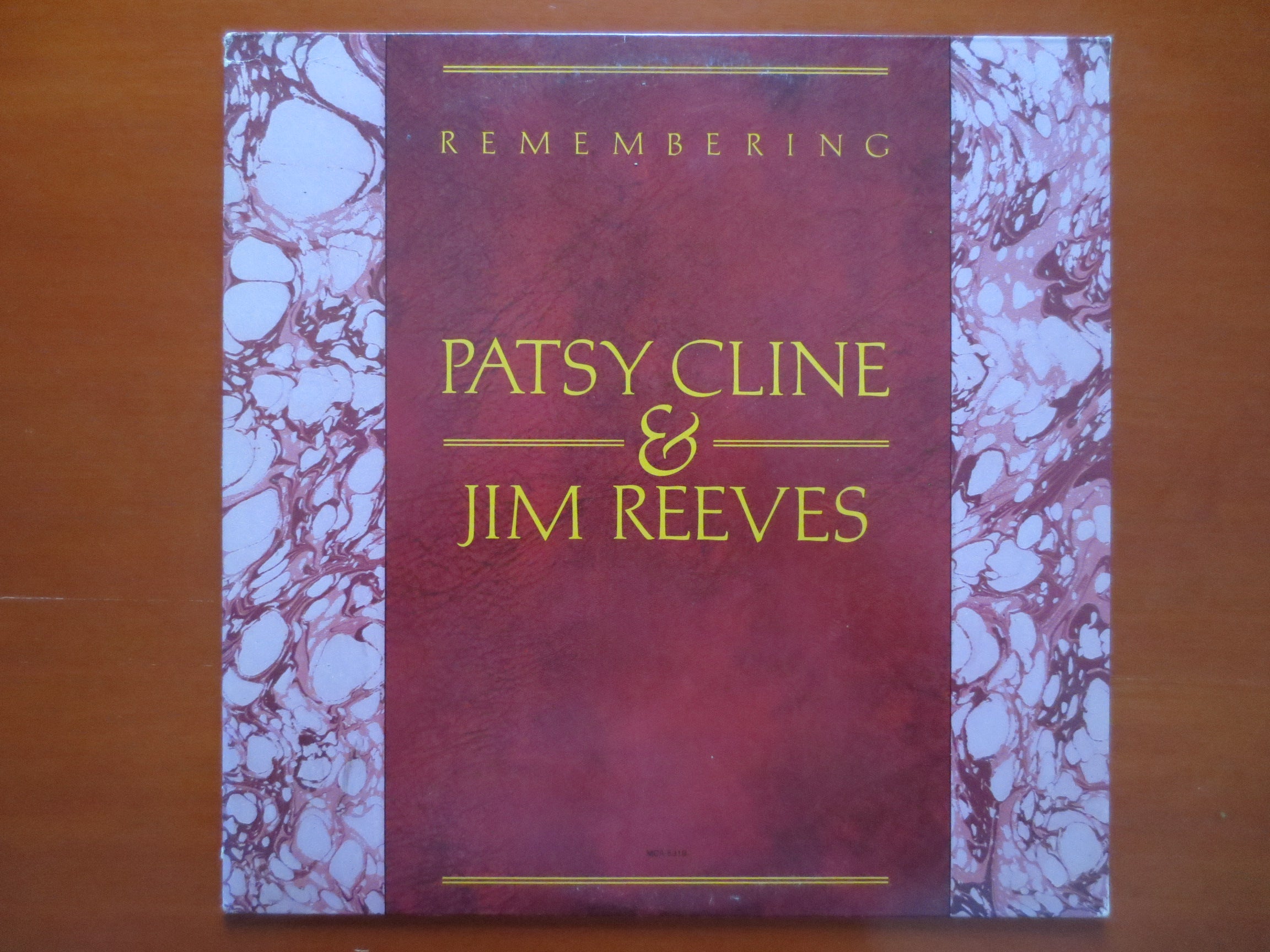 Patsy Cline & Jim Reeves – Remembering (1982) Vinyl LP
