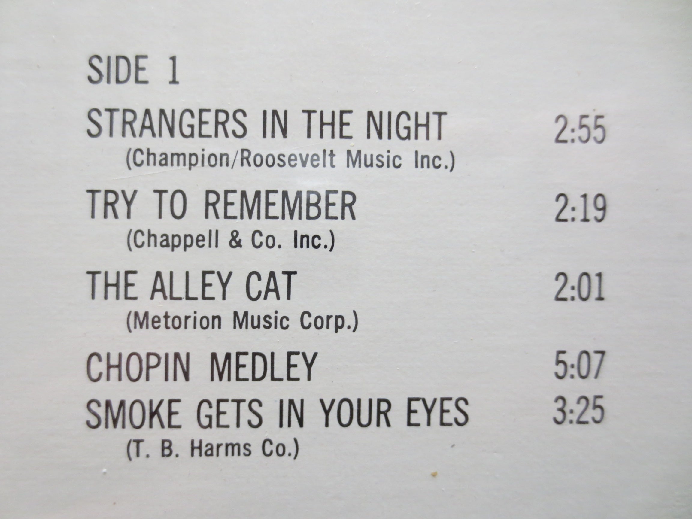 Liberace – Strangers in the Night (1967) Vinyl LP