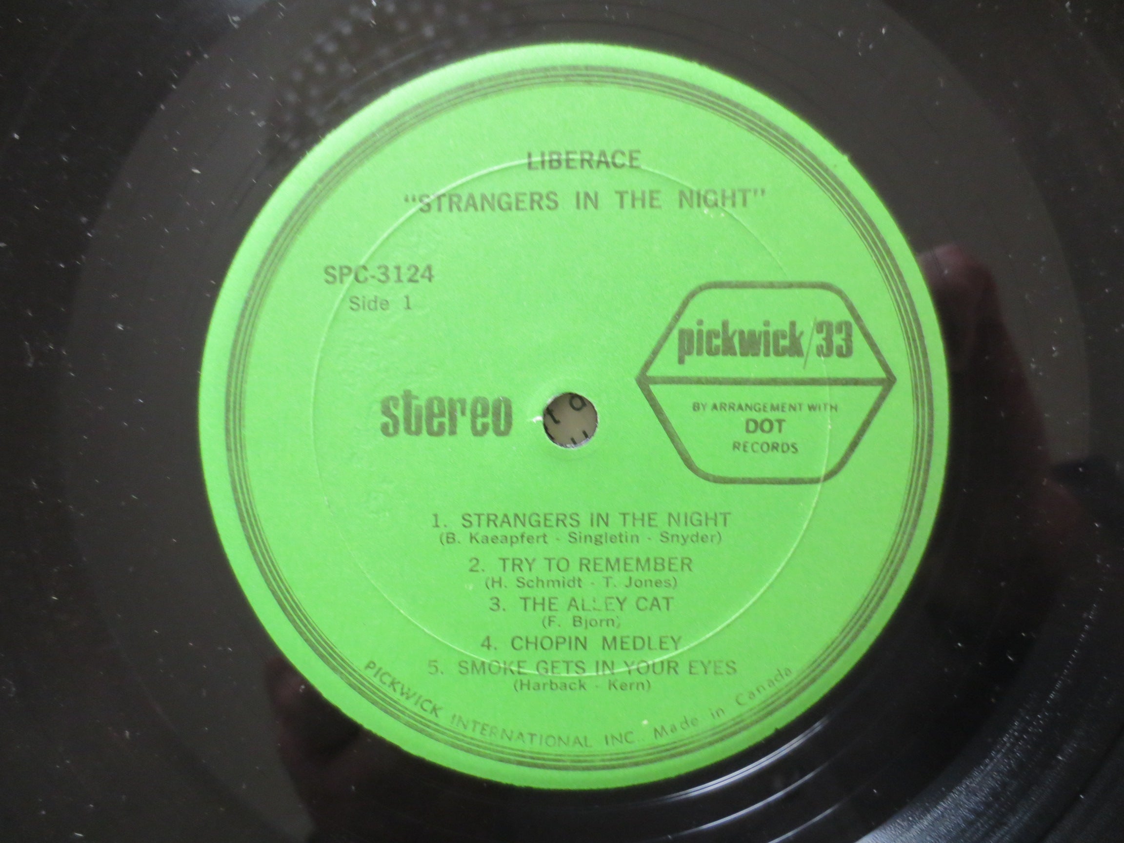 Liberace – Strangers in the Night (1967) Vinyl LP