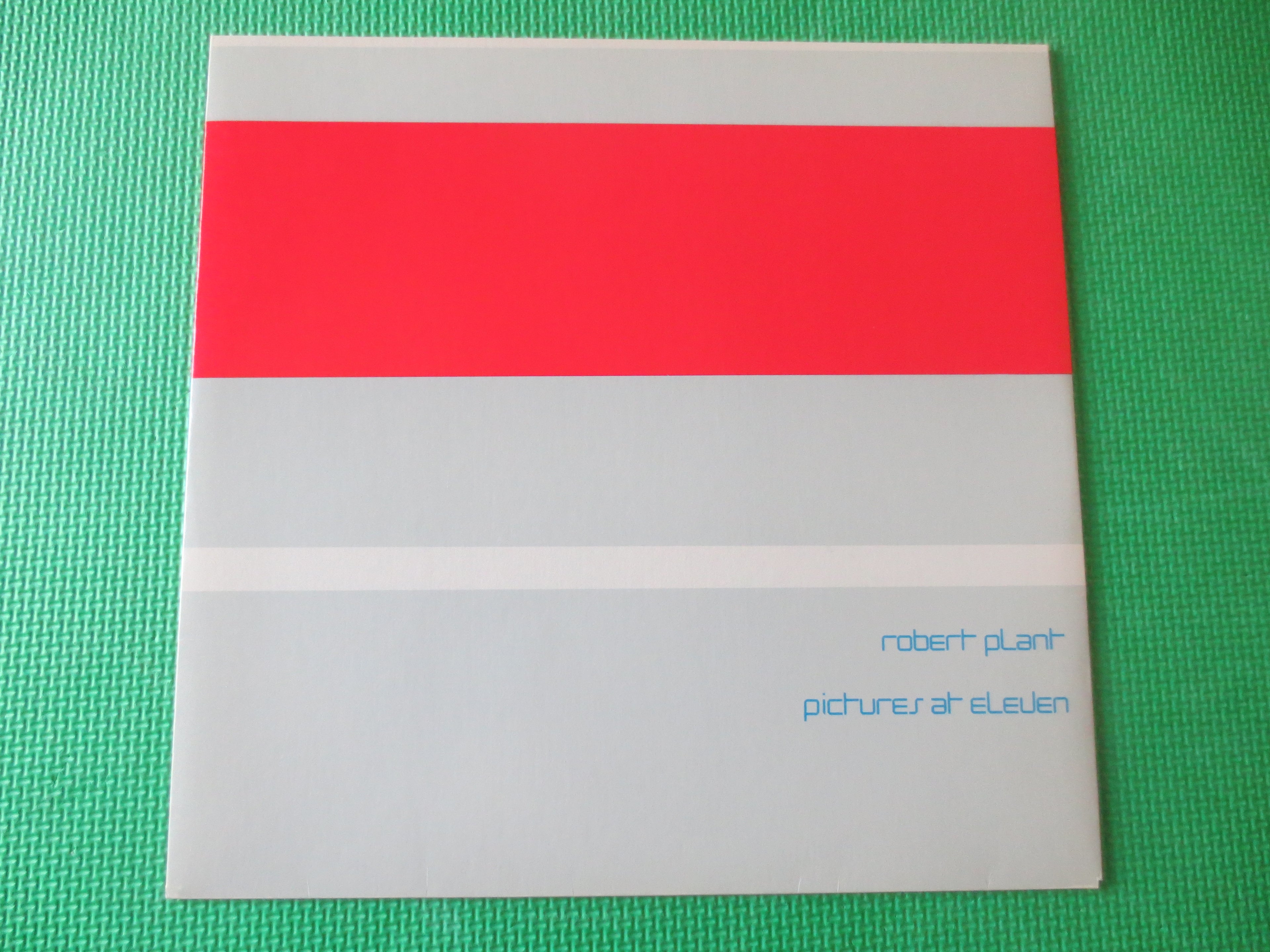 Robert Plant – Pictures at Eleven (1982) Vinyl LP
